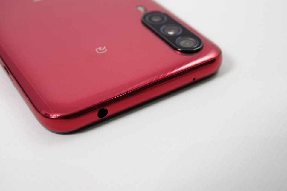 あると便利なものがつまっているHTCの「Desire 22 pro」 - ケータイ Watch