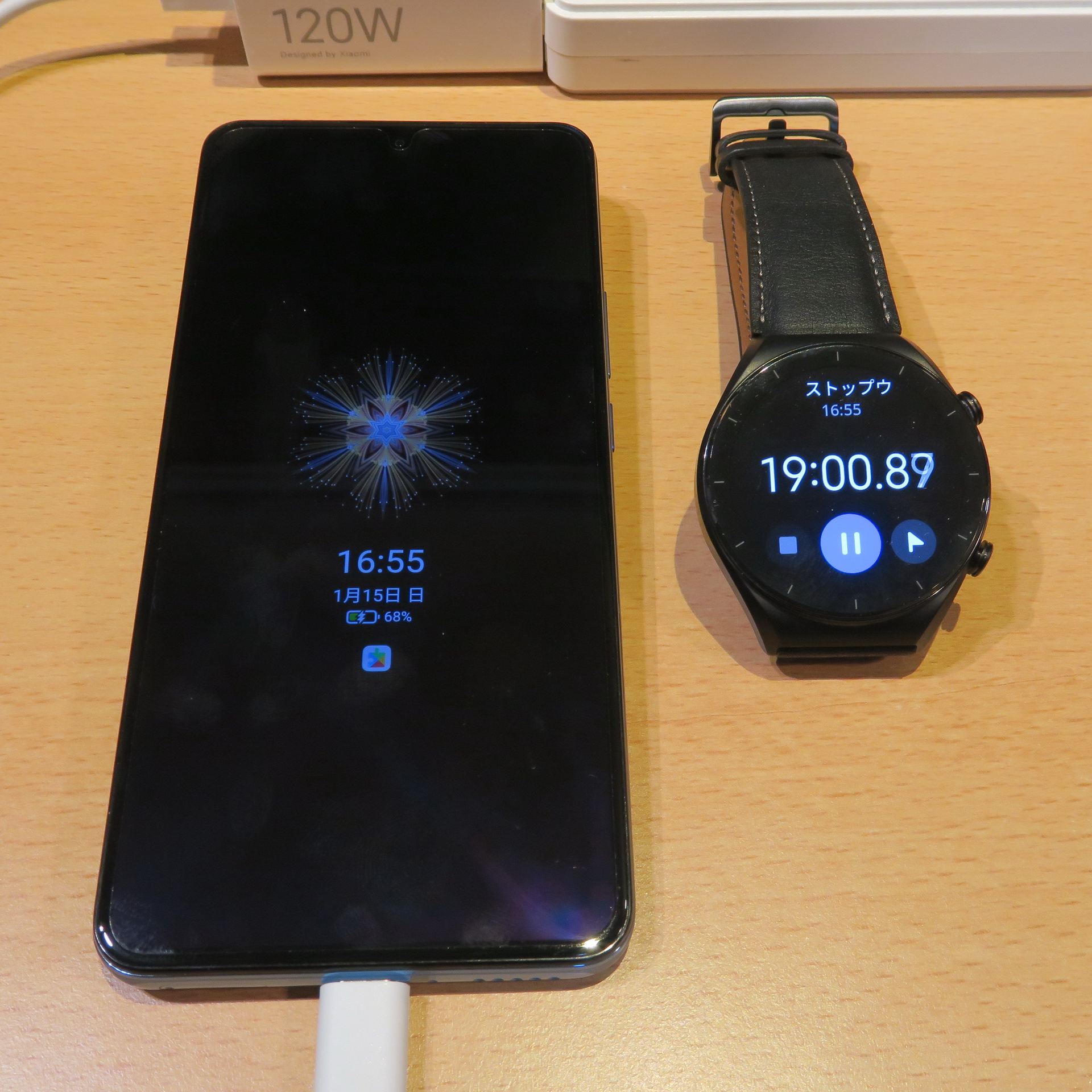 端末を起動していないときの充電に比べ、少し時間はかかったものの、19分の段階で68％まで充電ができた