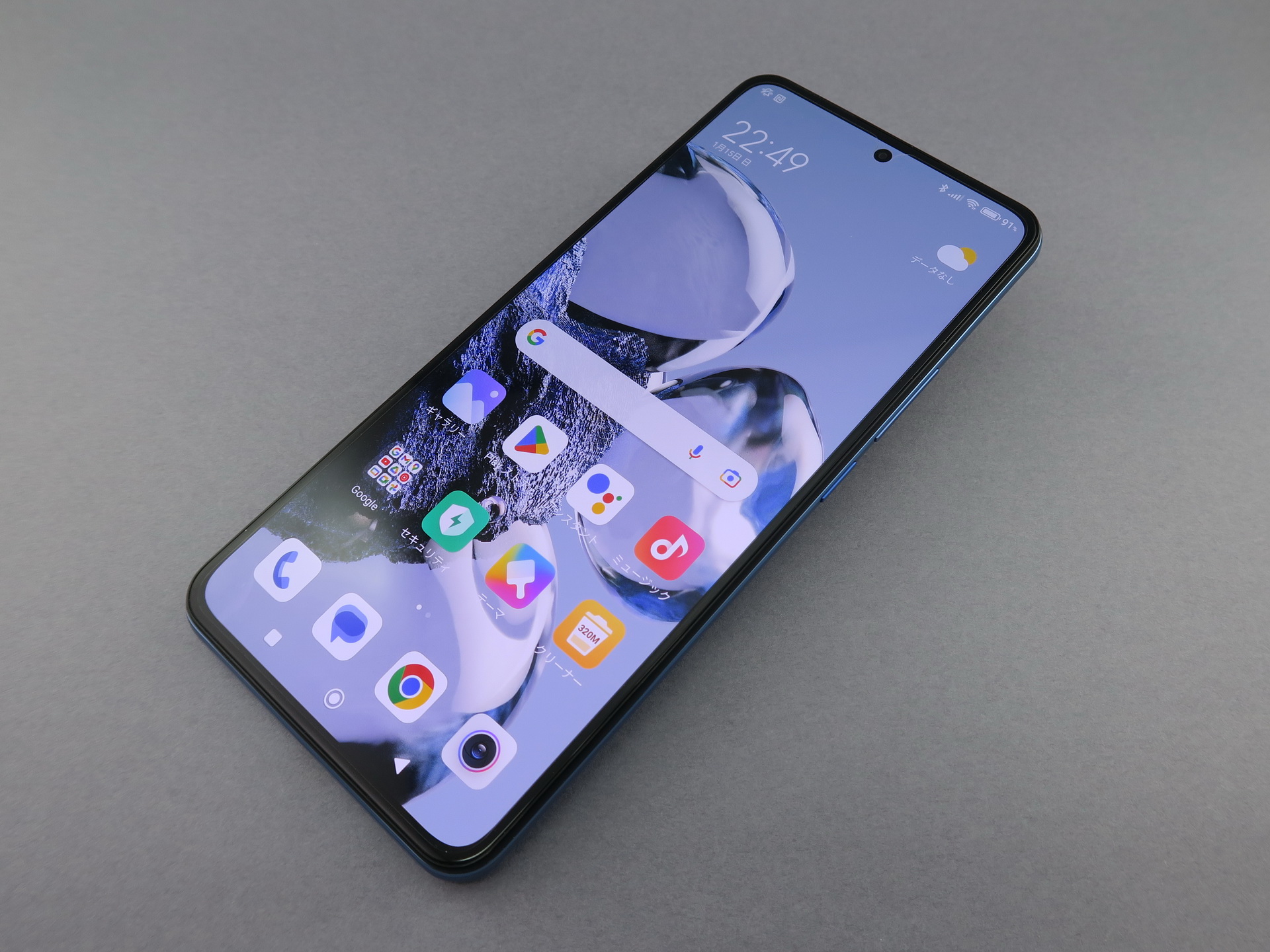 ソフトバンク／シャオミ 「Xiaomi 12T Pro」、163mm（高さ）×76mm（幅）8.8mm（厚さ）、205g（重さ）、ブルー（写真）、ブラックをラインアップ