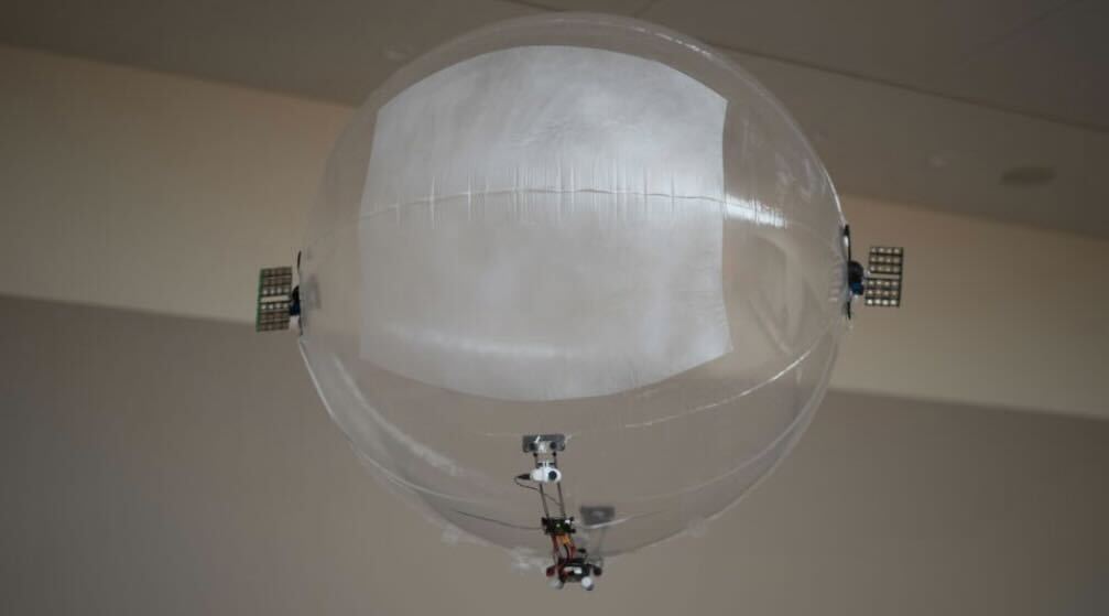 映像投影前の機体