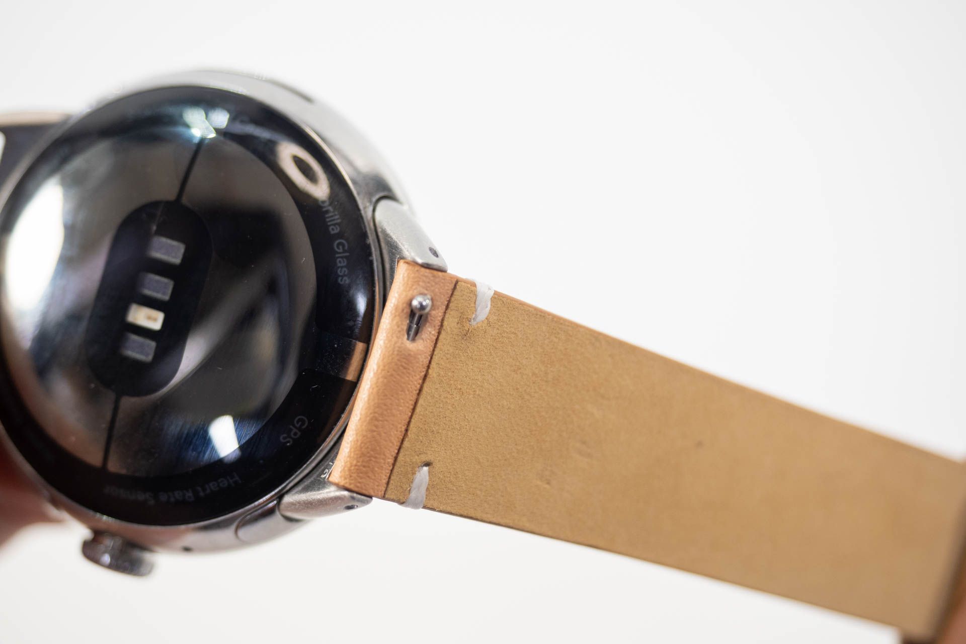 レバー付きのバネ棒なら、工具不要で取り外し可能