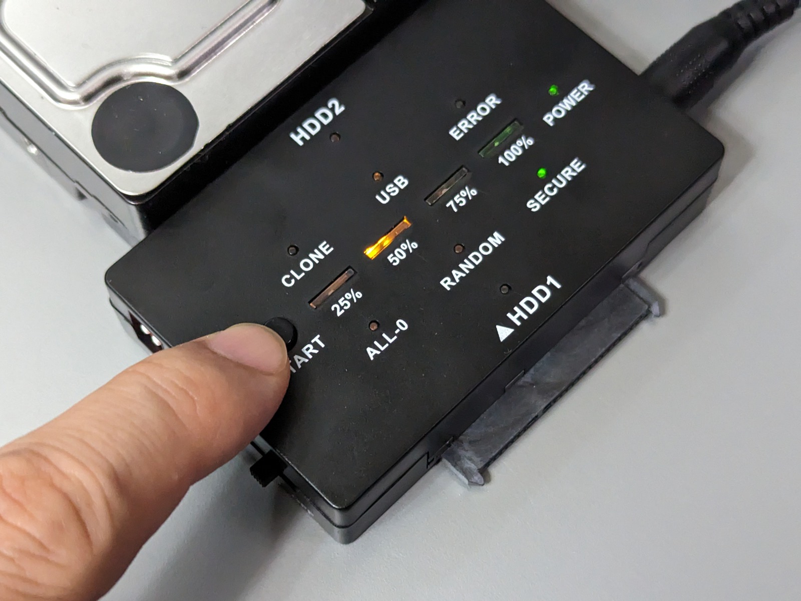 モードを選択したあと電源を入れ、上面のスタートボタンを長押しする