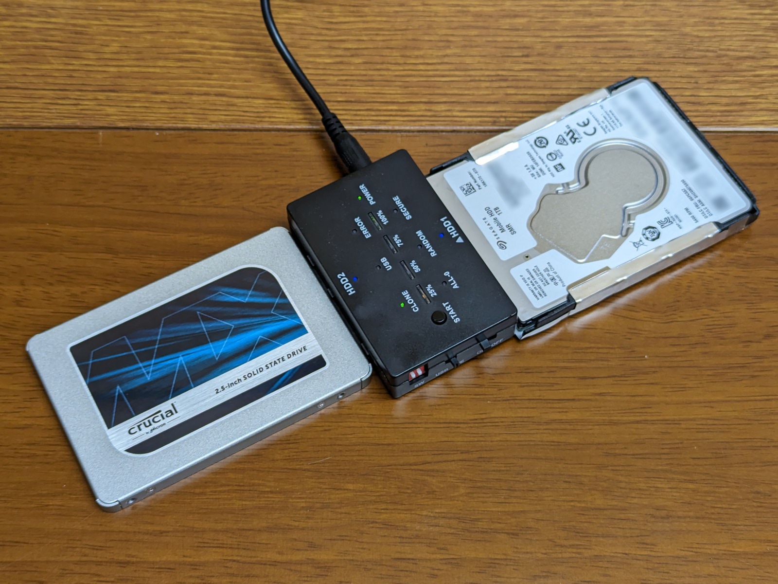 ドライブの複製にも対応。ただし本製品単体ではパーティションサイズが調節できず、容量が大きいドライブへのコピーしかできない点に注意