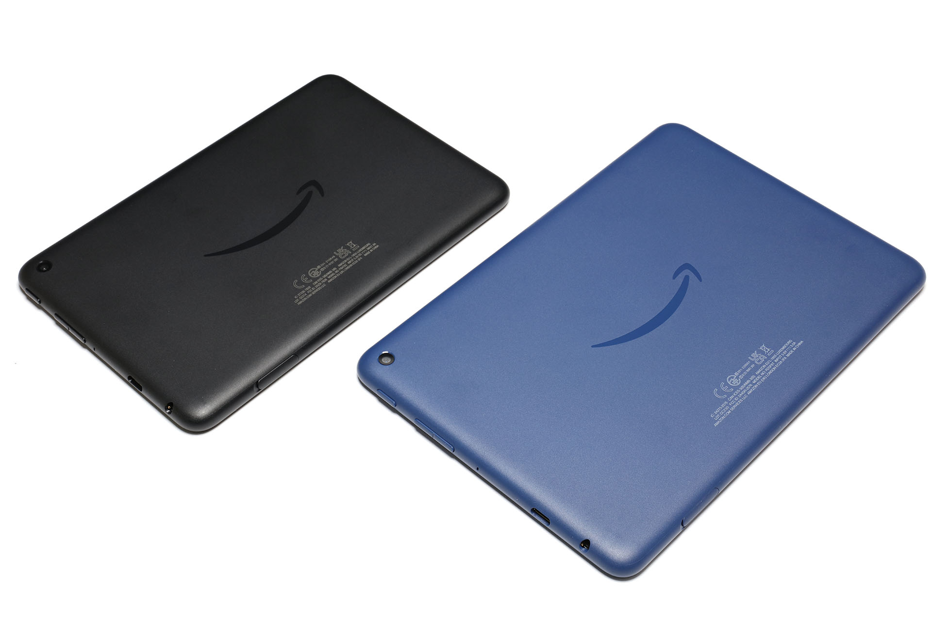 裏面にはAmazonのあのマークが。全体的に樹脂素材で作られていて、高級感といったものはあまり感じられない