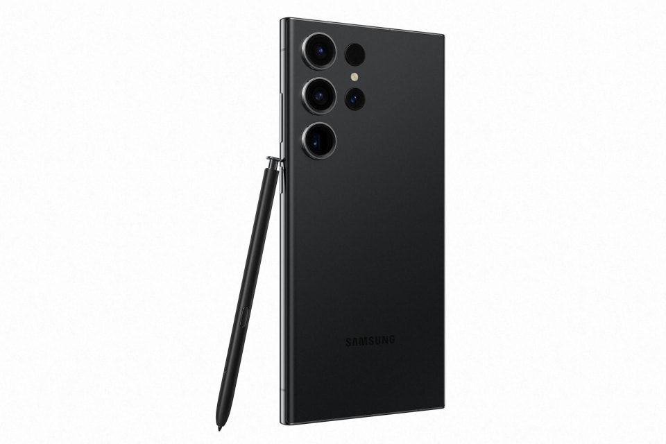 サムスンから「Galaxy S23 Ultra」、Sペン内蔵＆夜景に強い2億画素