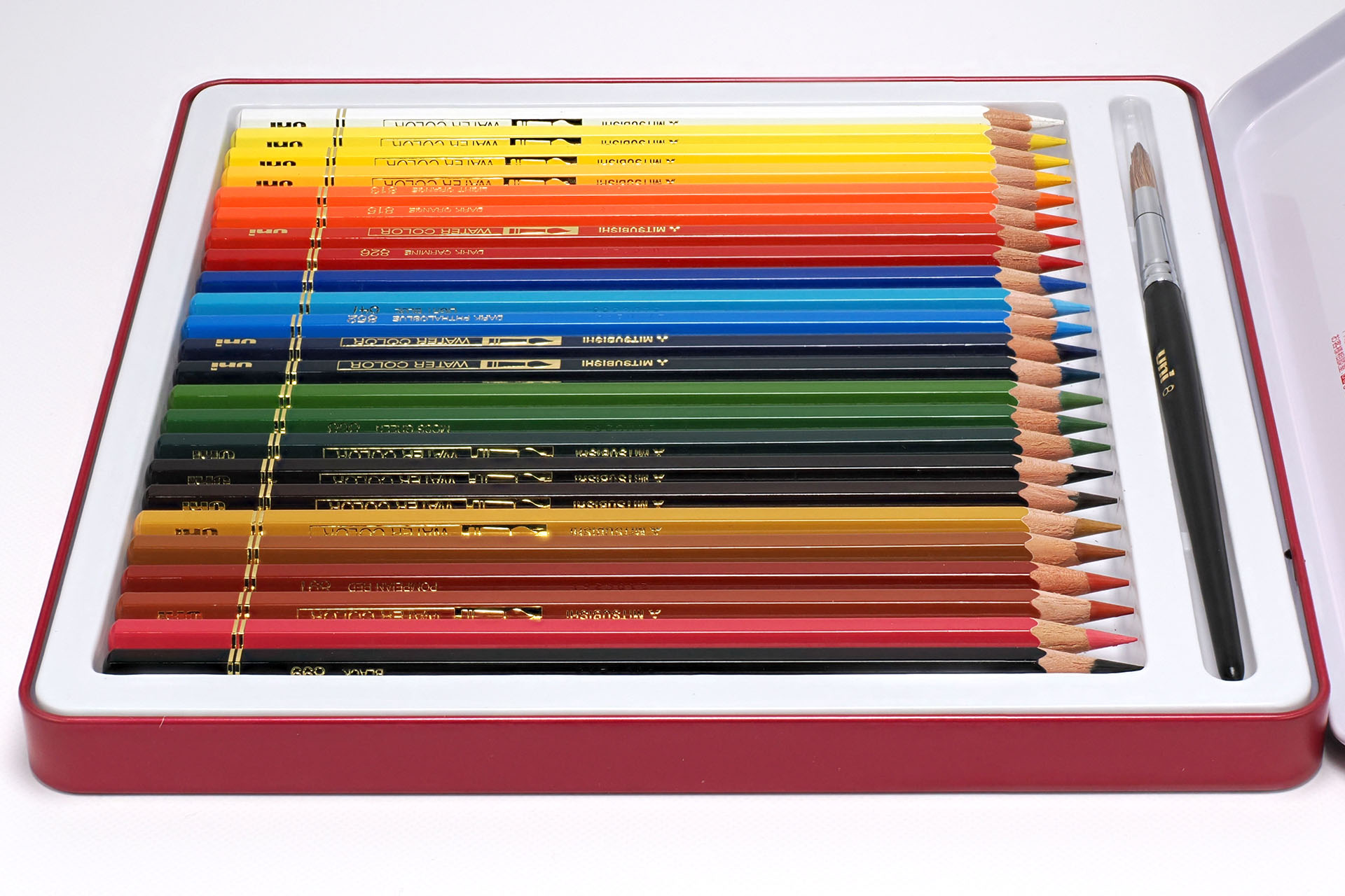 OM-1で深度合成（15枚/フォーカスステップ5）撮影したもの。被写体全体にピントが合っている。こちらも絞り値はf8.0。