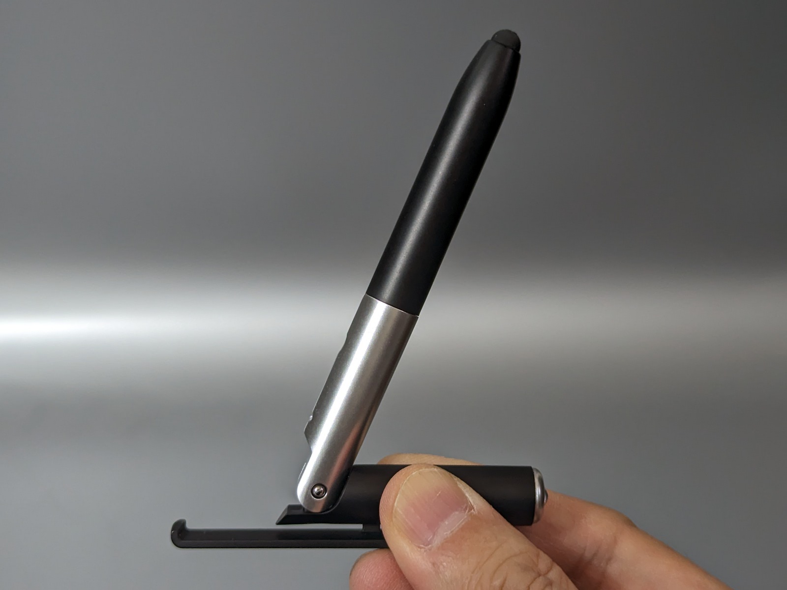 このように折り曲げることが可能