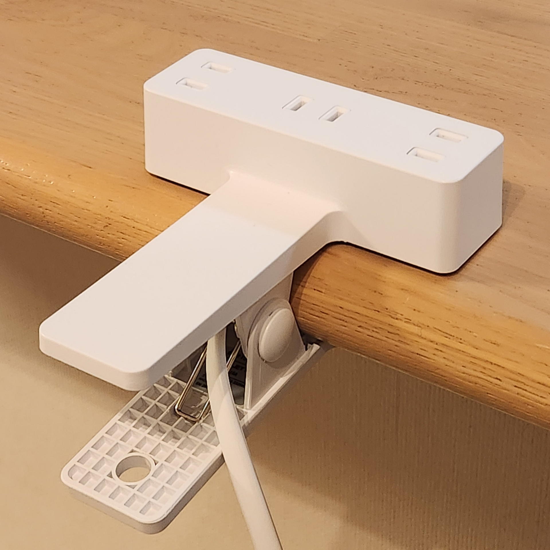 ”はさめるタップ”は時々キッチンやリビングで働くことのある家庭内ノマドワーカーにはピッタリのアイテムだ