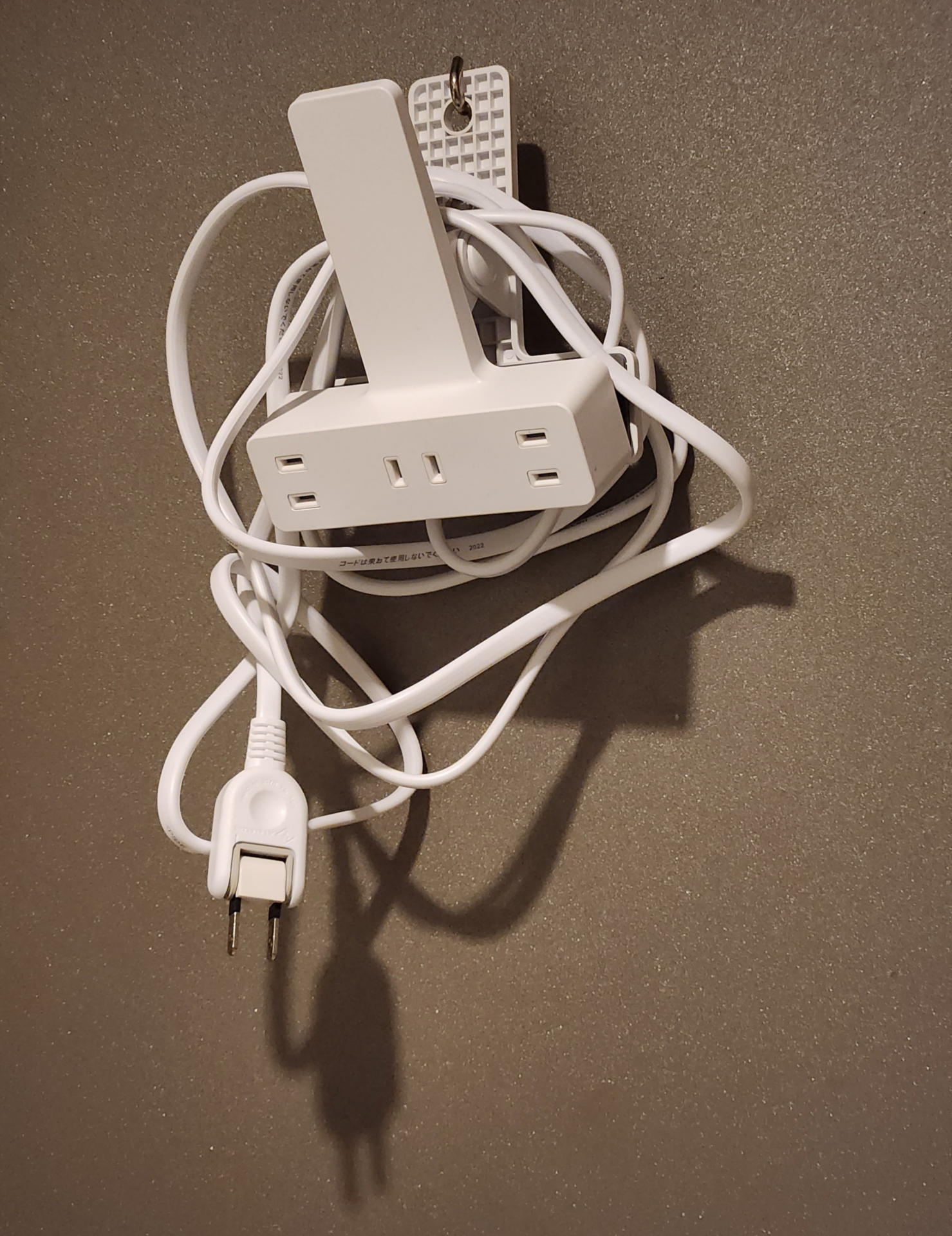約360gの”はさめるタップ”はマグネット吸着の小さなSカンでも吊り下げられた