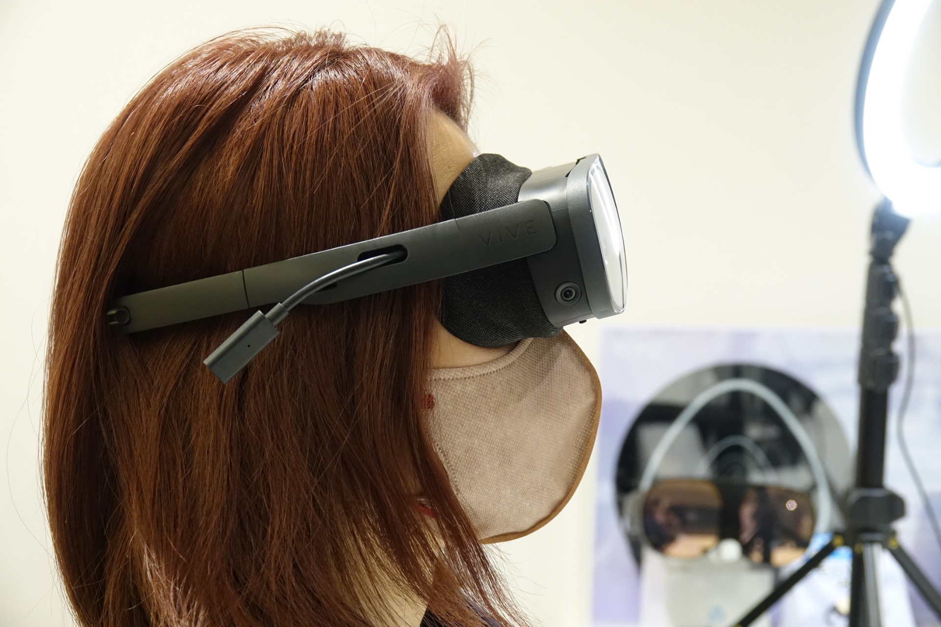 グラスモードで装着した様子