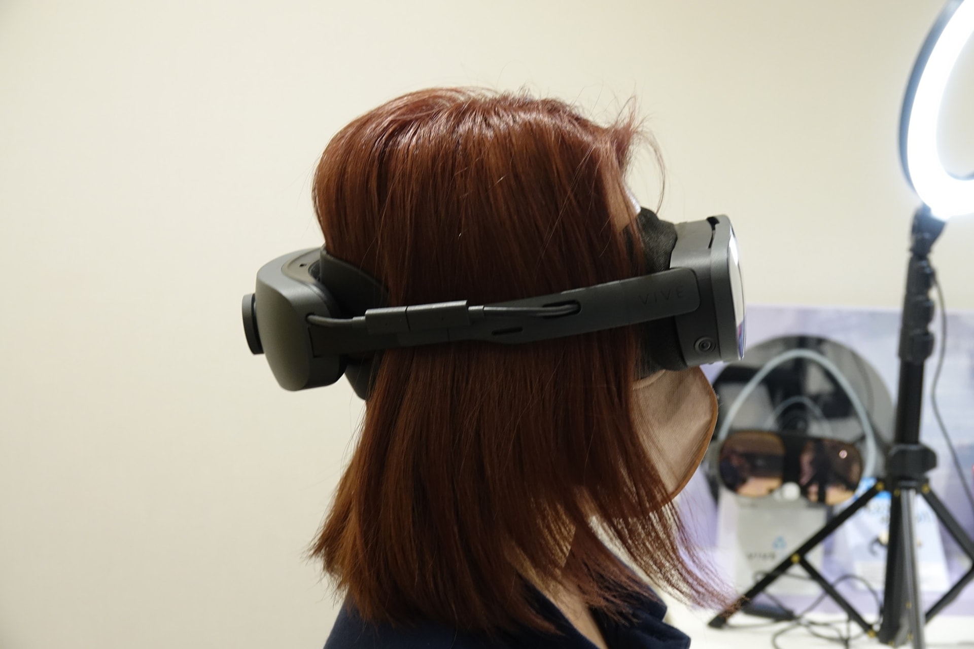 ゴーグルモードで装着した様子