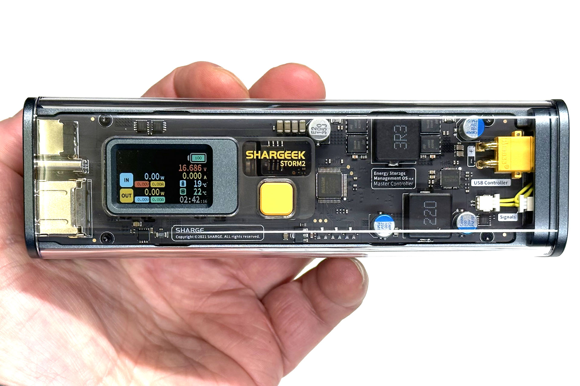 SHARGEEK「STORM2」は容量25600mAhのモバイルバッテリーで、機能性能とも秀逸な製品。<a href="https://www.amazon.co.jp/dp/B09NY8GN76/ref=nosim?tag=impresswatch-17-22" class="strong bn" target="_blank">Amazonで2万9990円</a>で売られている。