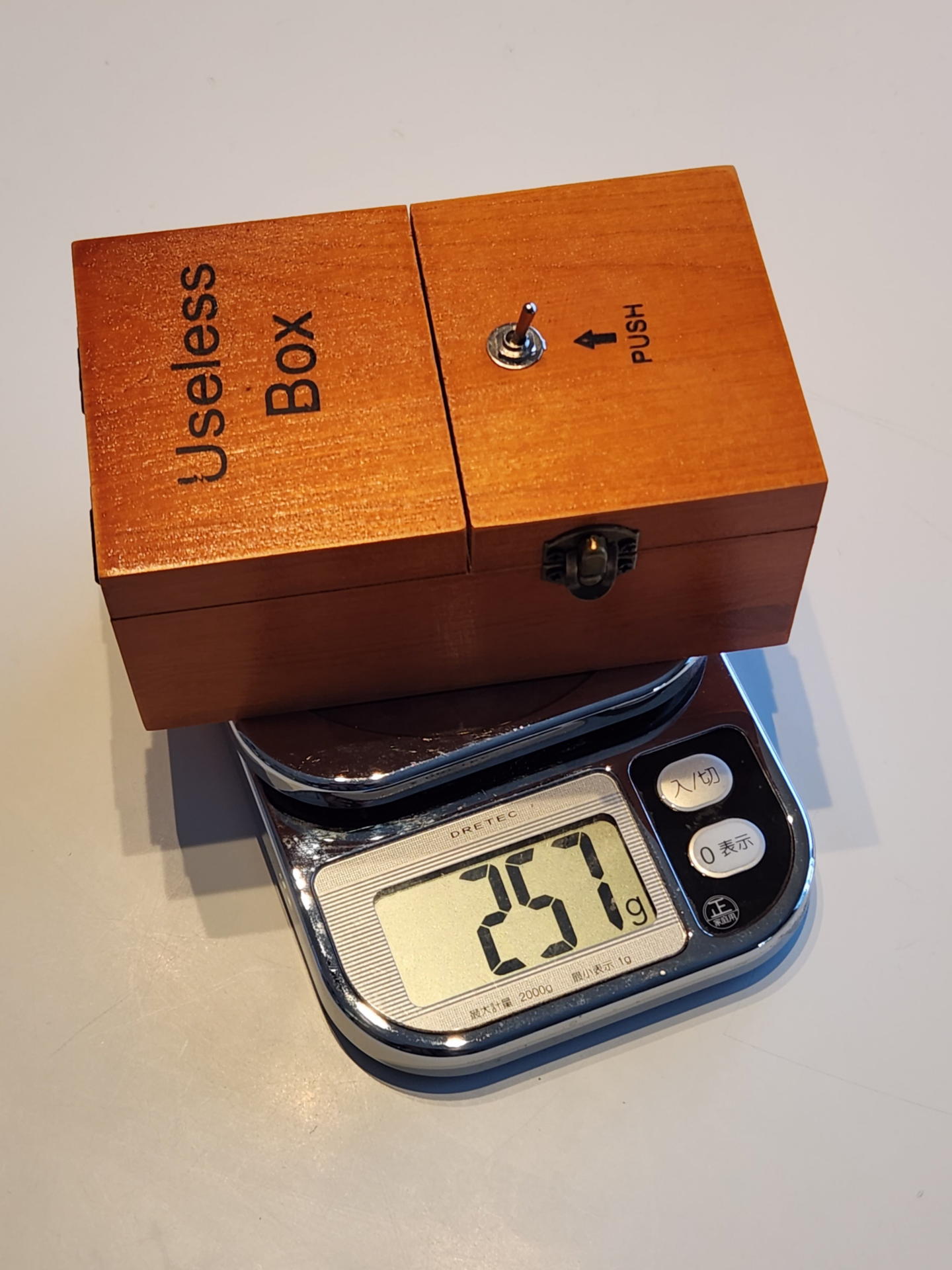 コンパクトで250g前後なので、どこにでも持っていってデモできる