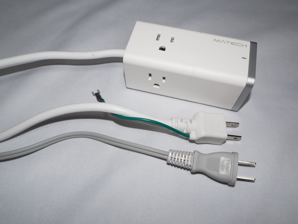 電源タップとUSB充電器が一体になった「Sonicharge 65W Combo
