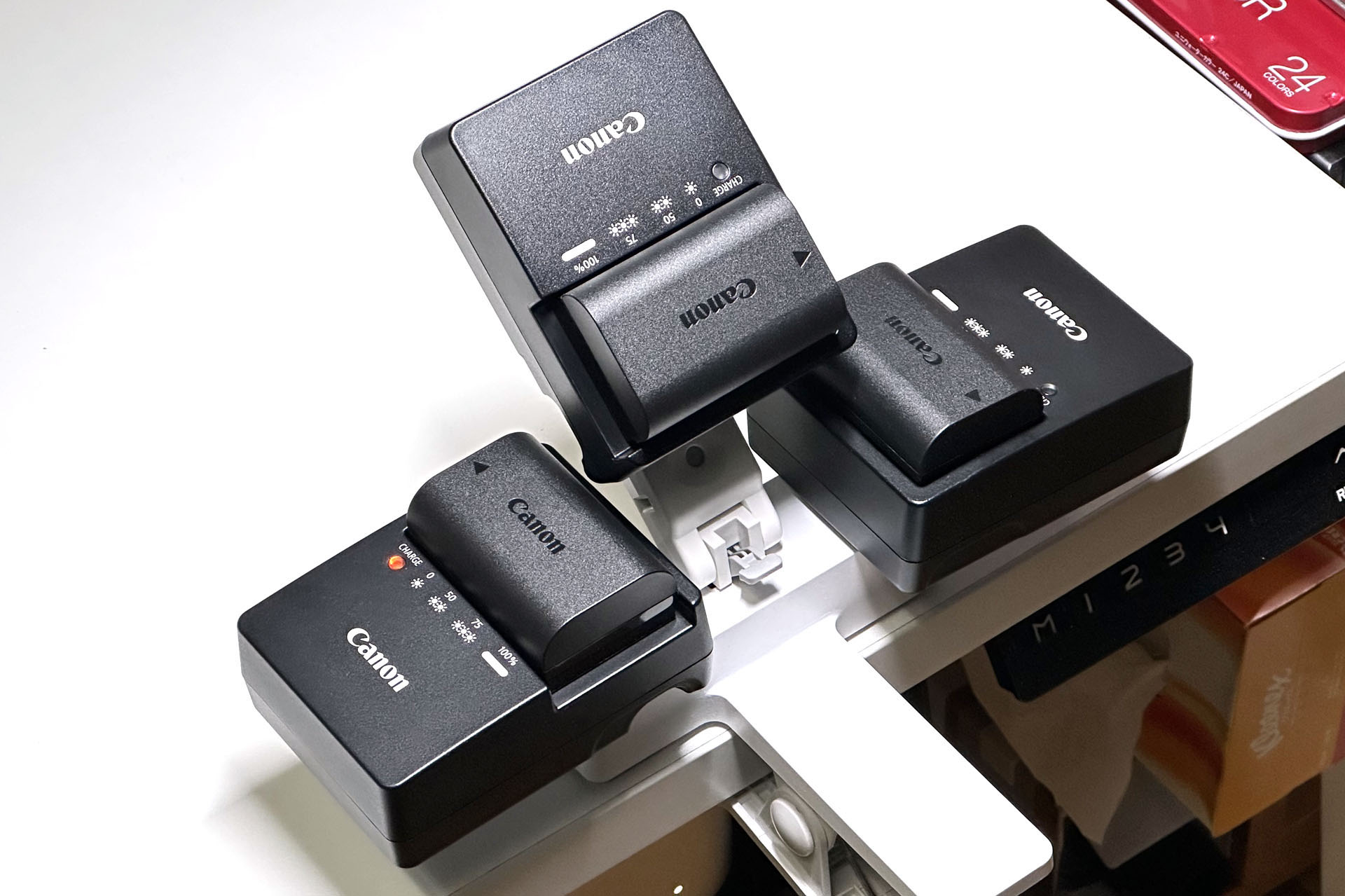 3個セットできたゼ!!!　キヤノン「LP-E6N」充電大会だゼ!!!　キヤノン「LP-E6NH」も充電するゼ!!!