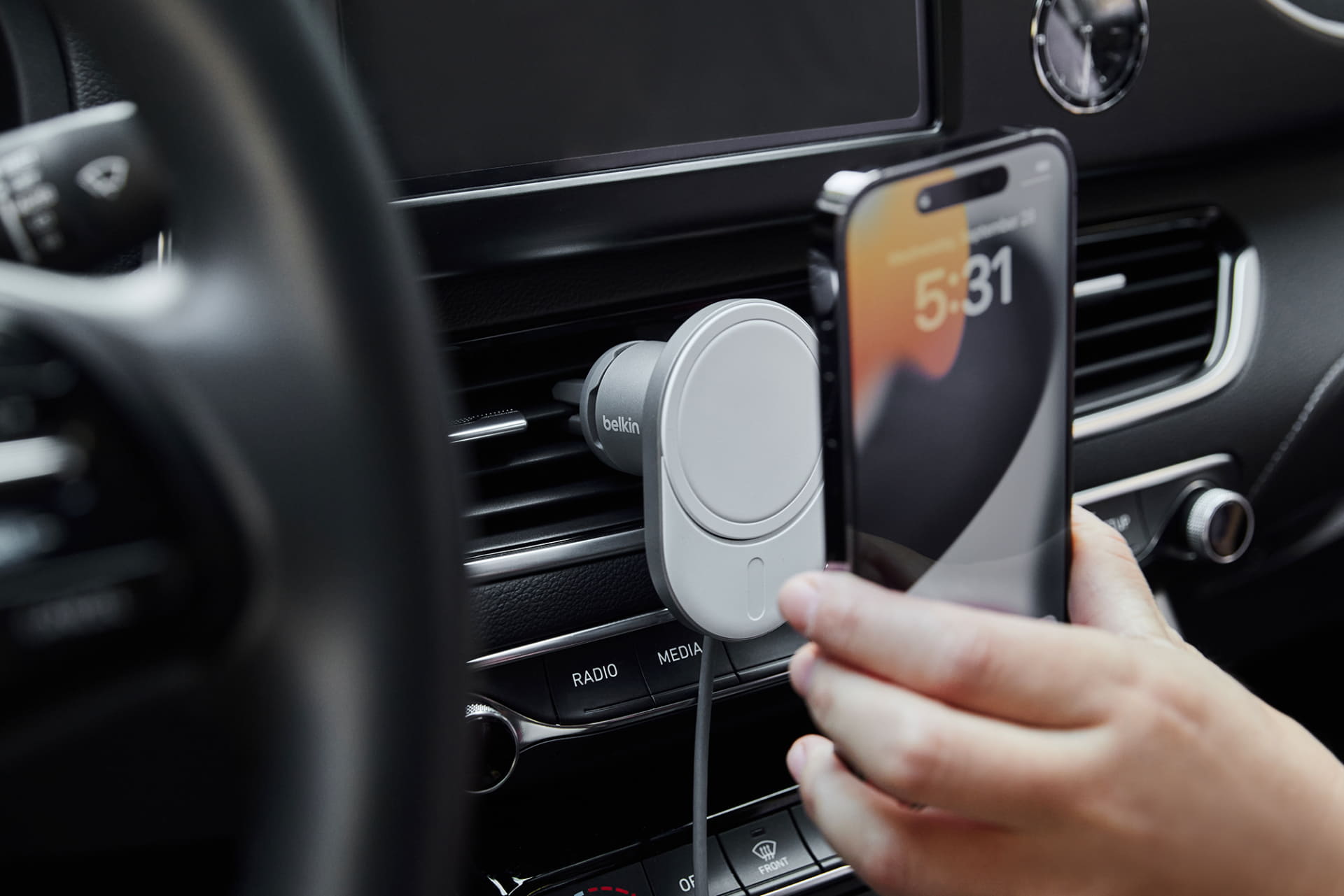 「Belkin BOOST↑CHARGE PRO Wireless Car Charger」