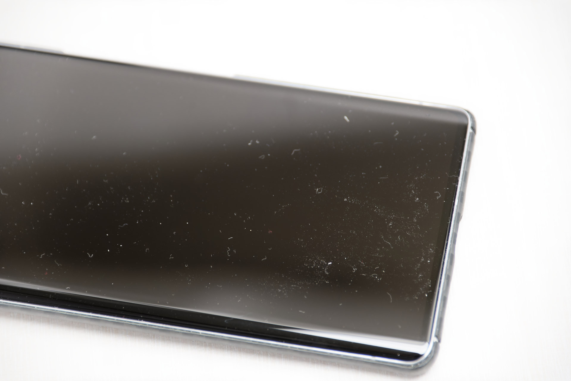 ホコリだらけでキチャナイ感じのスマホ画面