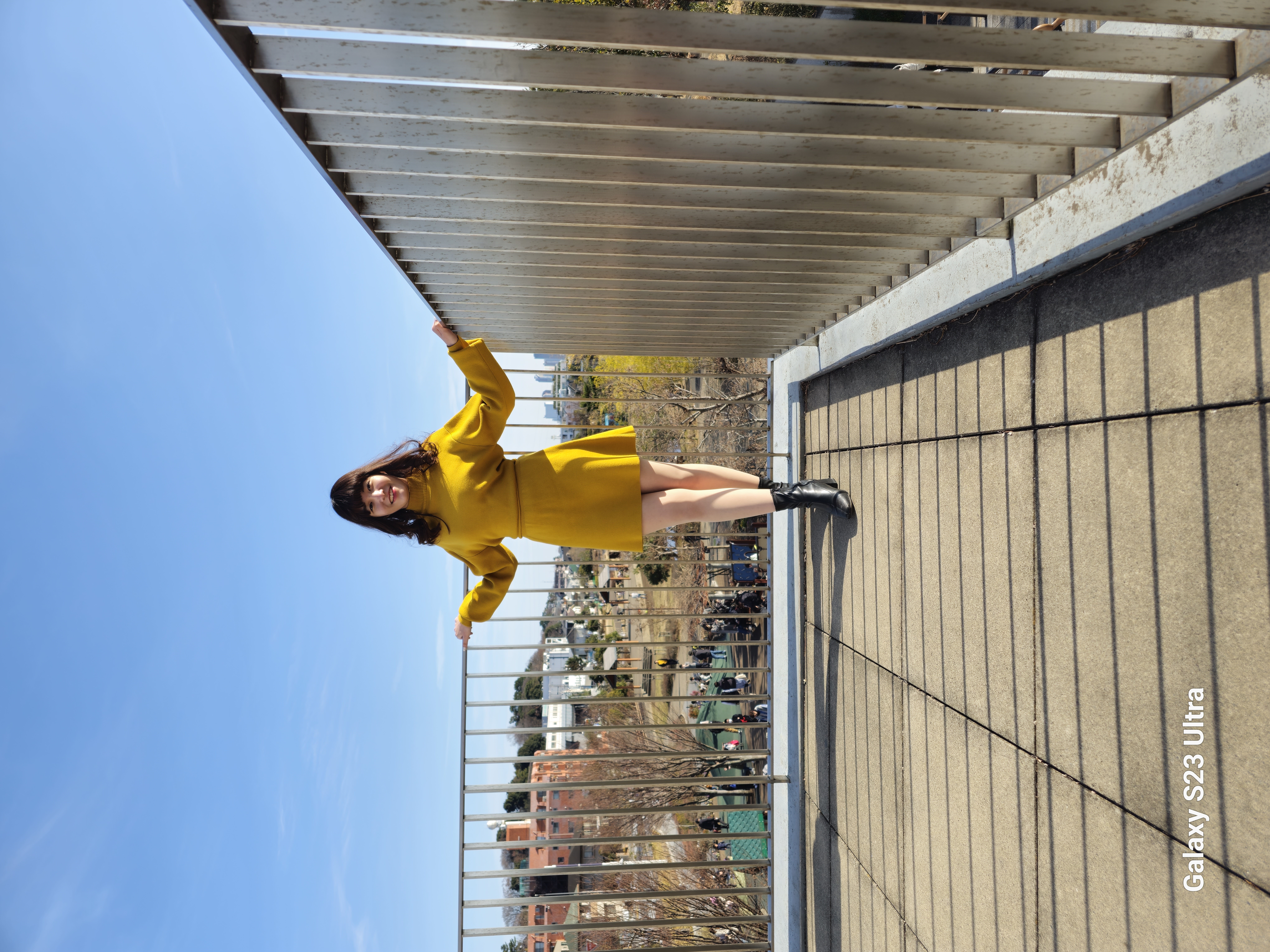 2×2ビニングを有効にした「50MP」モードは6120×8160ドットで撮影される。背景の青空なども自然な色合いで再現されている