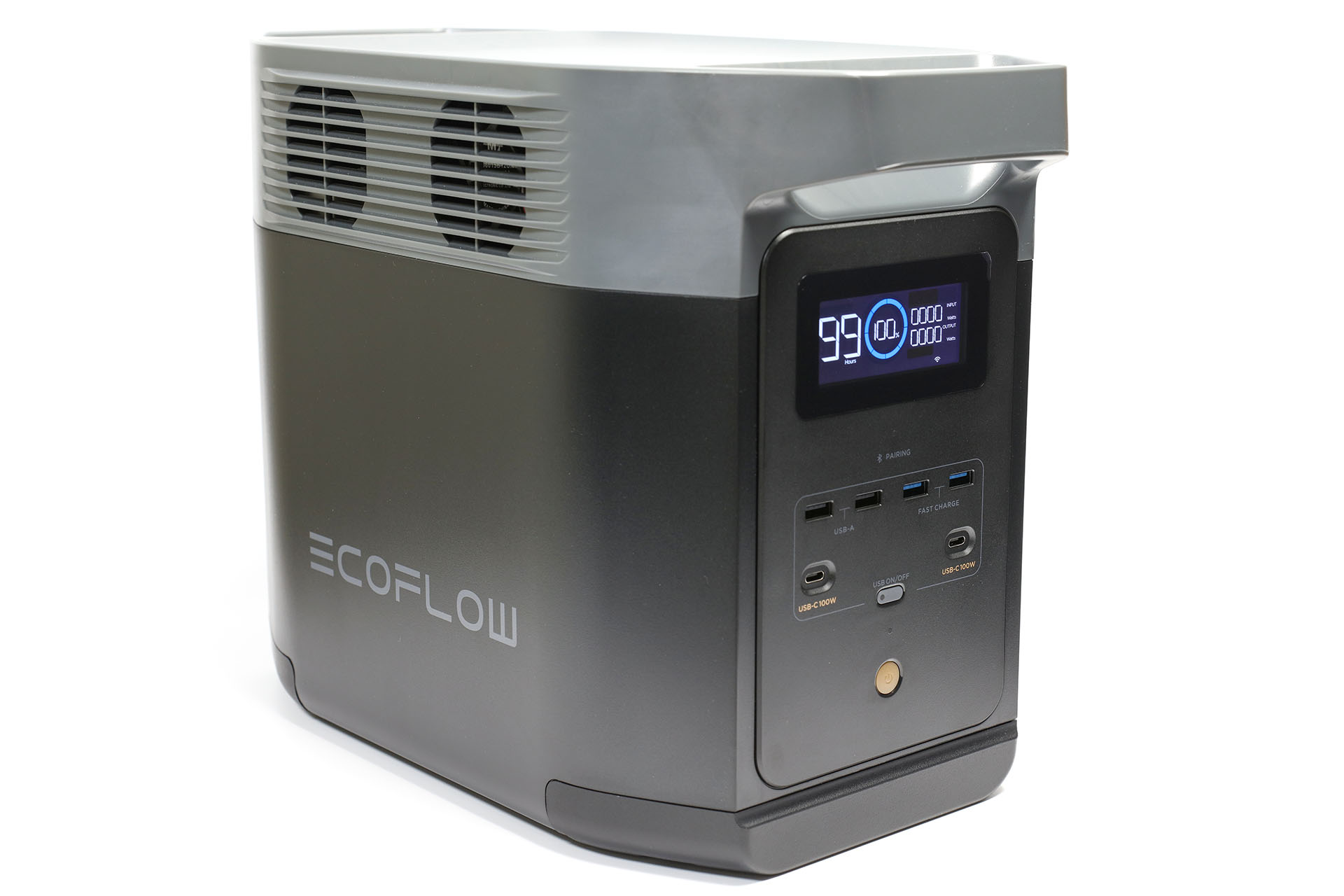 EcoFlowのポータブル電源「DELTA 2」。サイズは40.0×21.1×28.1cmで、重量は約12kg。メーカー直販価格は14万3000円だが、ネット通販でセール販売されることが少なくなく、12万円台で買える。