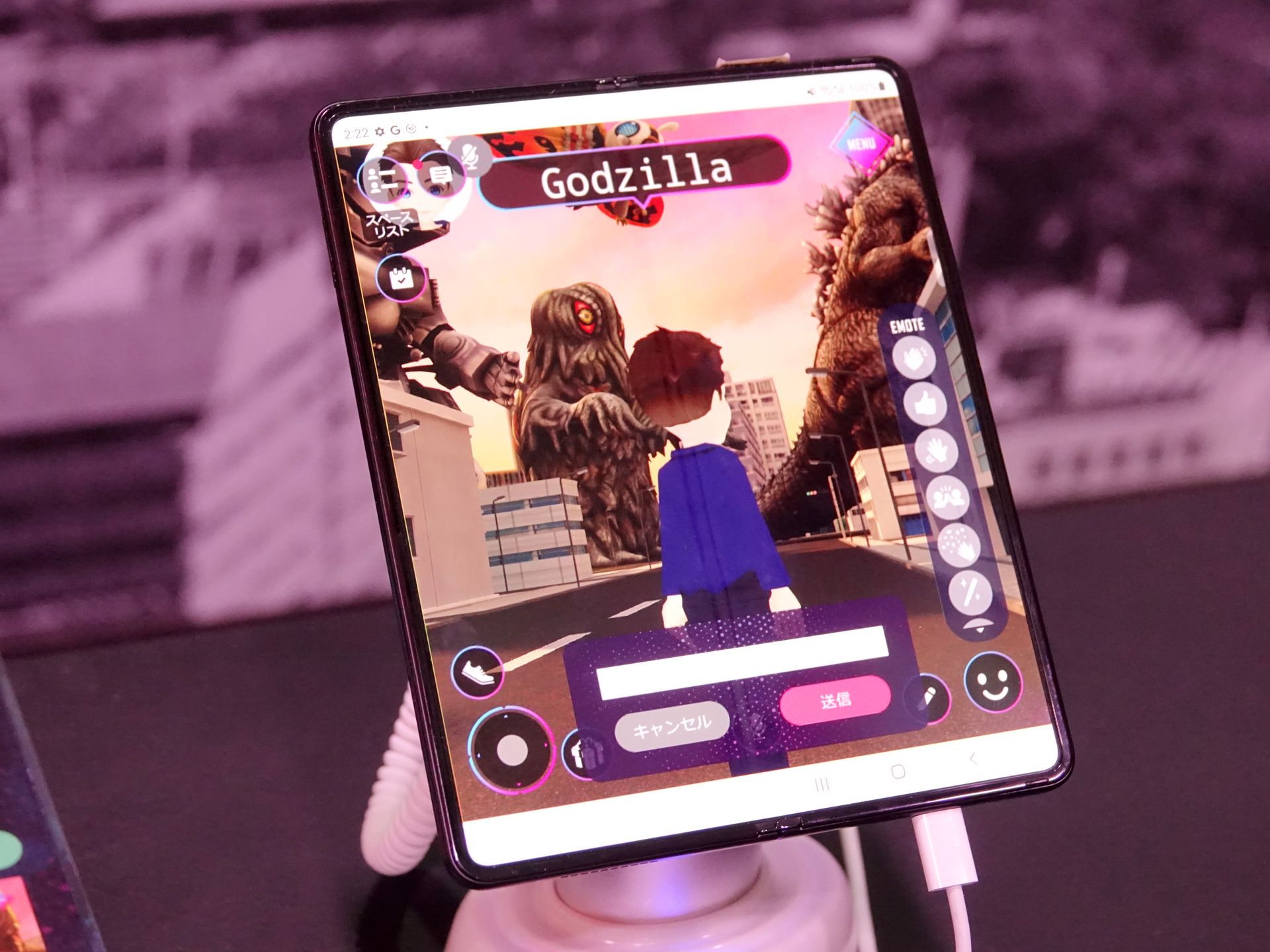 ブース内にゴジラが登場。XR Worldを楽しむこともできた