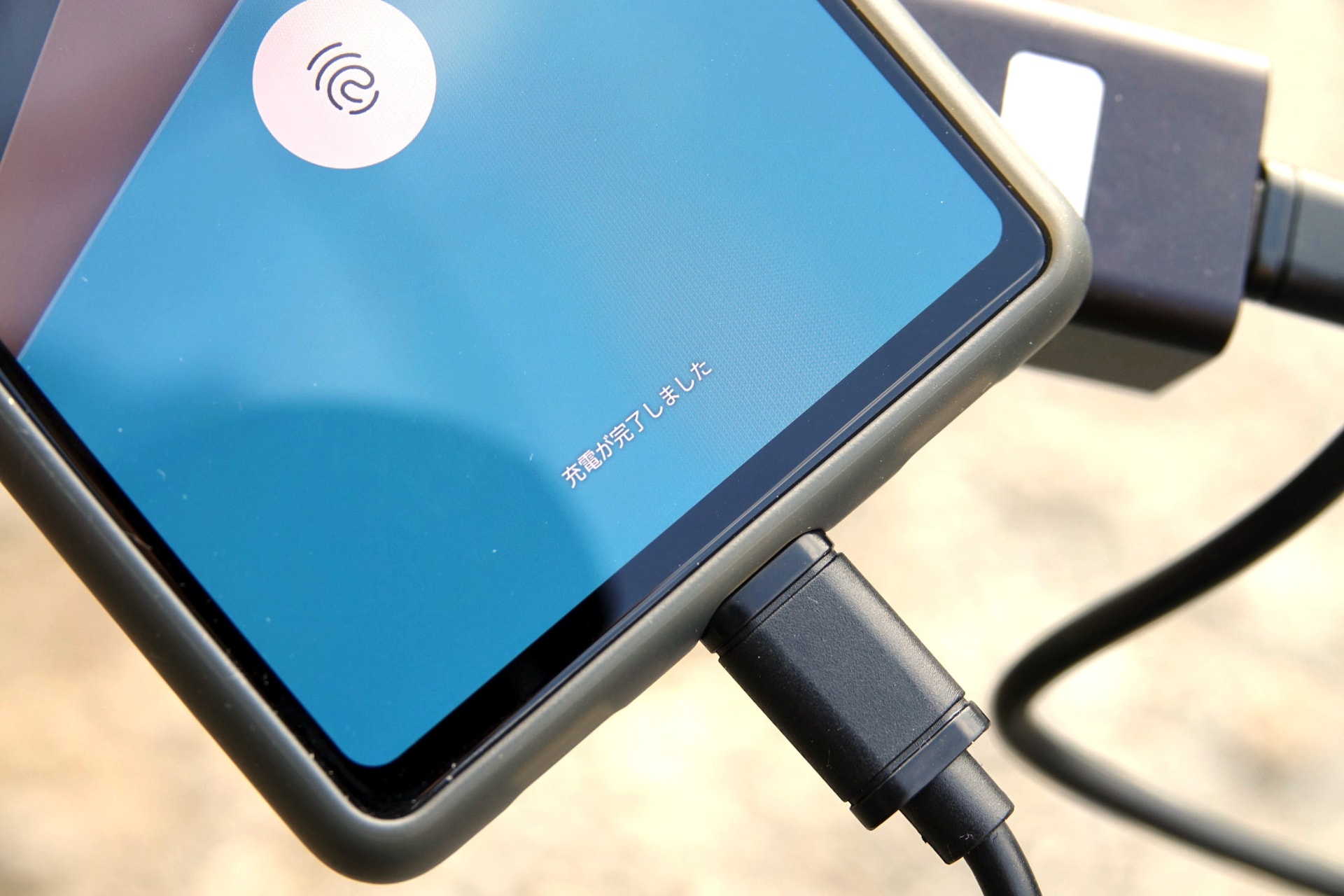 写真に写っているバッテリーは「cheero Power Plus 5 Stick」