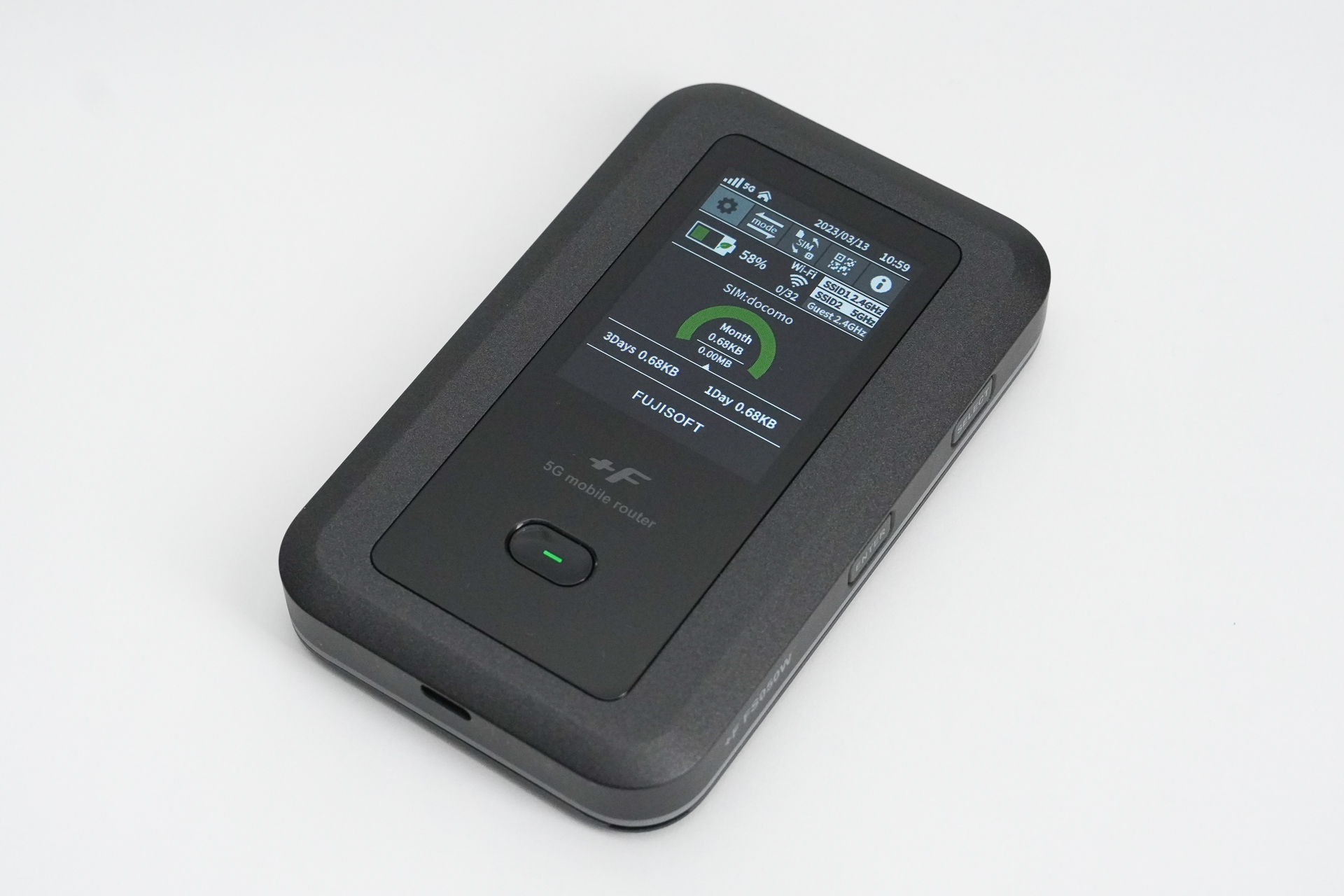 富士ソフトの5G対応モバイルルーター「+F FS050W」