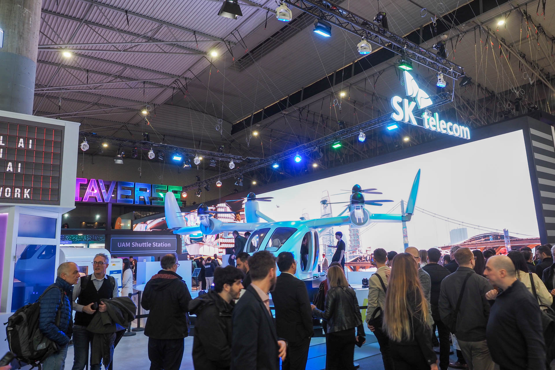 MWC Barcelonaの取材もあり、欧州に2週間ほど滞在しました