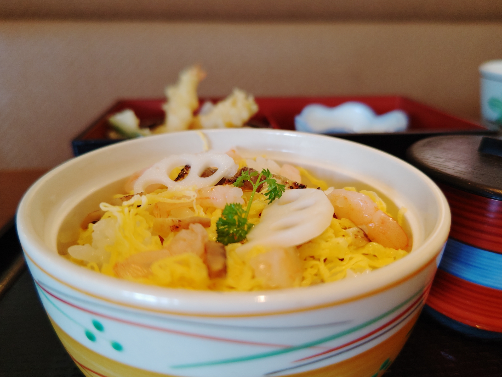 AQUOS R7でちらし寿司を撮影