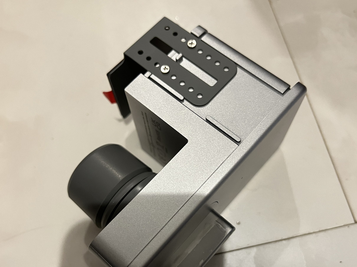 著者宅のサムターンの場合、ベースアダプターの高さを調整するだけでOKだった。