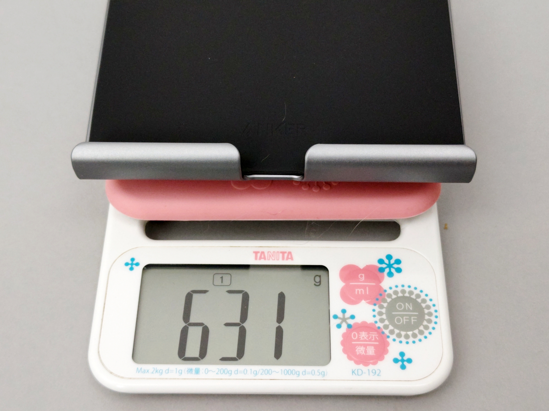 公式サイトでは「約650g」となっていたが、それより少し軽い