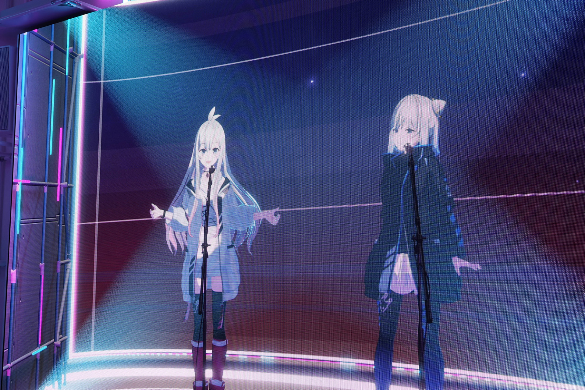 今回は、コノキューのバーチャルアーティスト「Tacitly」から「XR BASE」の紹介とミニライブが披露された。相手にもこちらの様子が見えているので、イベント開催時はペンライト持参で参加したい