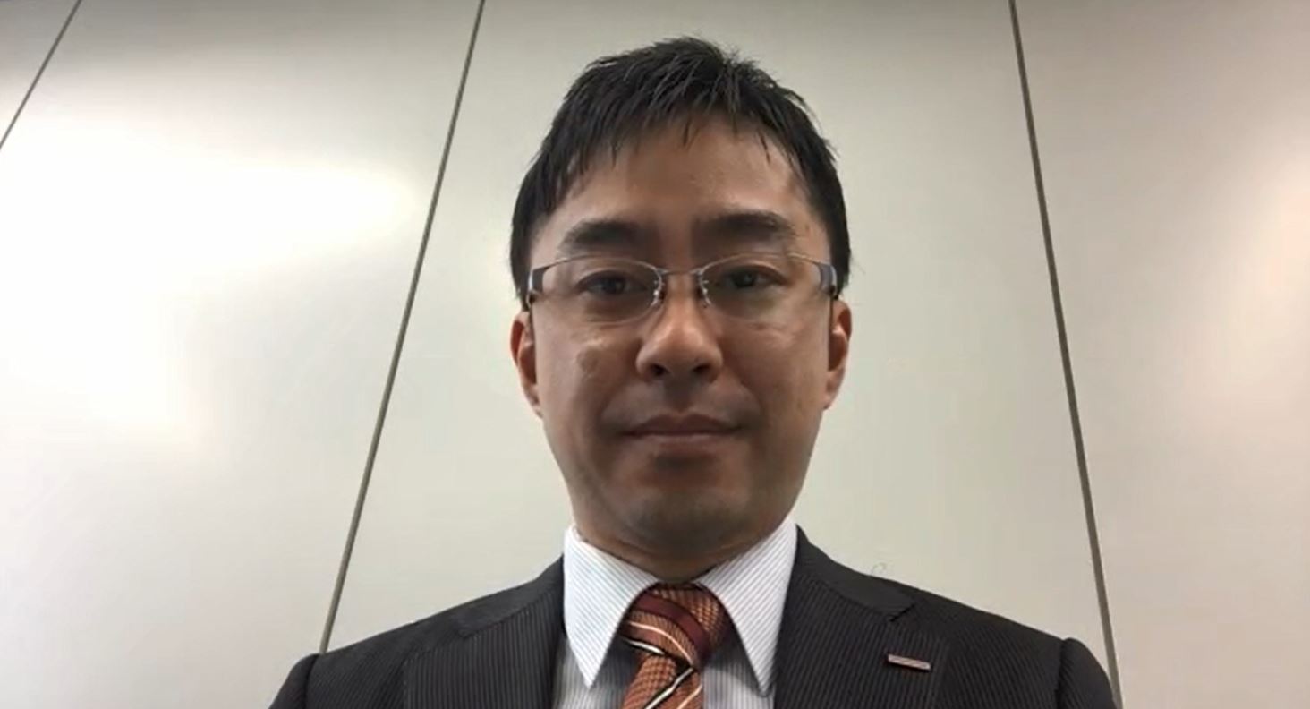 左＝ドコモ　野田氏。右＝ドコモ 　小田島氏