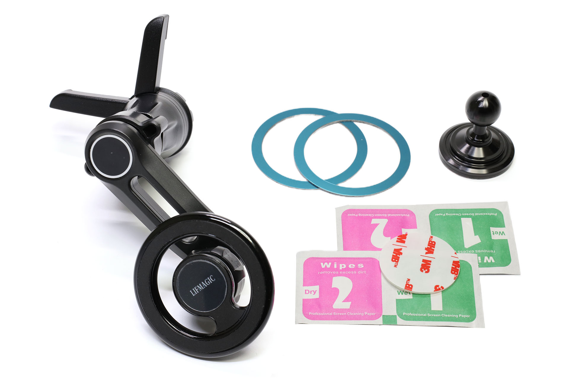 付属品はダッシュボード固定用パーツ（金属/両面テープ付き）と予備両面テープ、両面テープ固定時の汚れ取り×2セット、スマートフォン背面に貼るMagSafe対応化金属リング×2個。わりと詳細な日本語説明書（図入り）も付属していた。