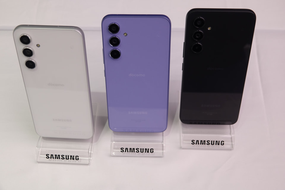 【大幅値下げ】新品　Android スマートフォン 　GalaxyA22 SAMSUNG - SCG13 Galaxy S22 ファントムホワイト SIMフリー 本体