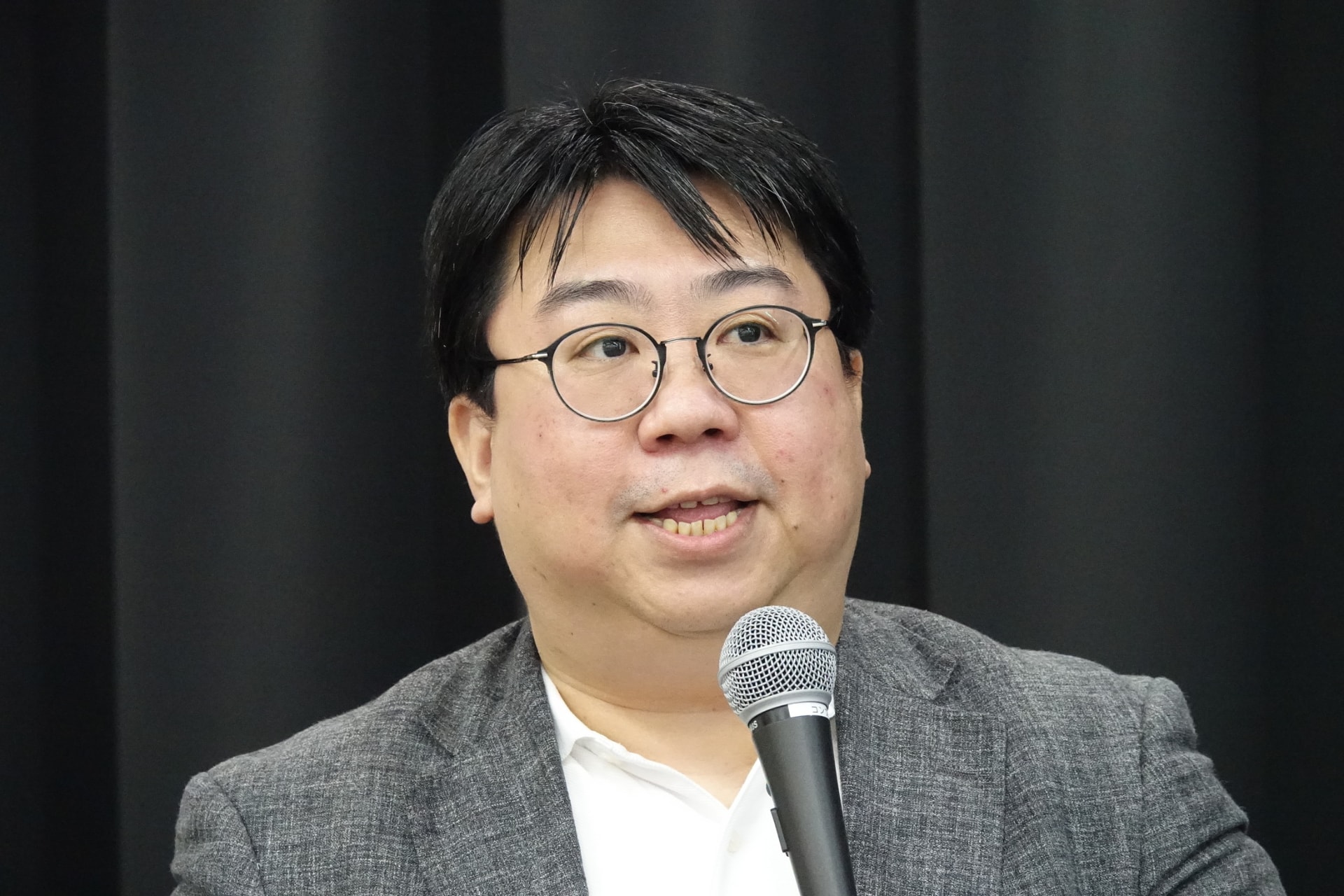 左＝イオンリテール　井原氏。右＝MMD研究所　吉本氏