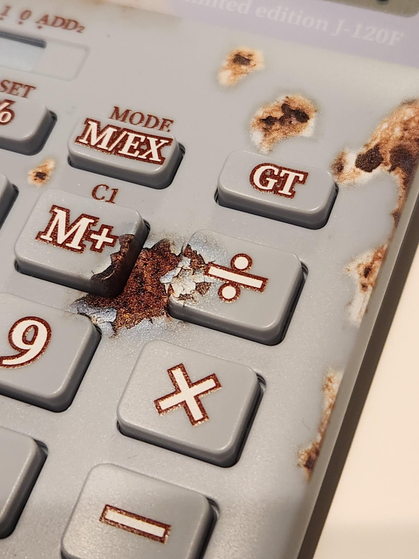 もう一カ所はM＋キーと÷キーの辺りだ