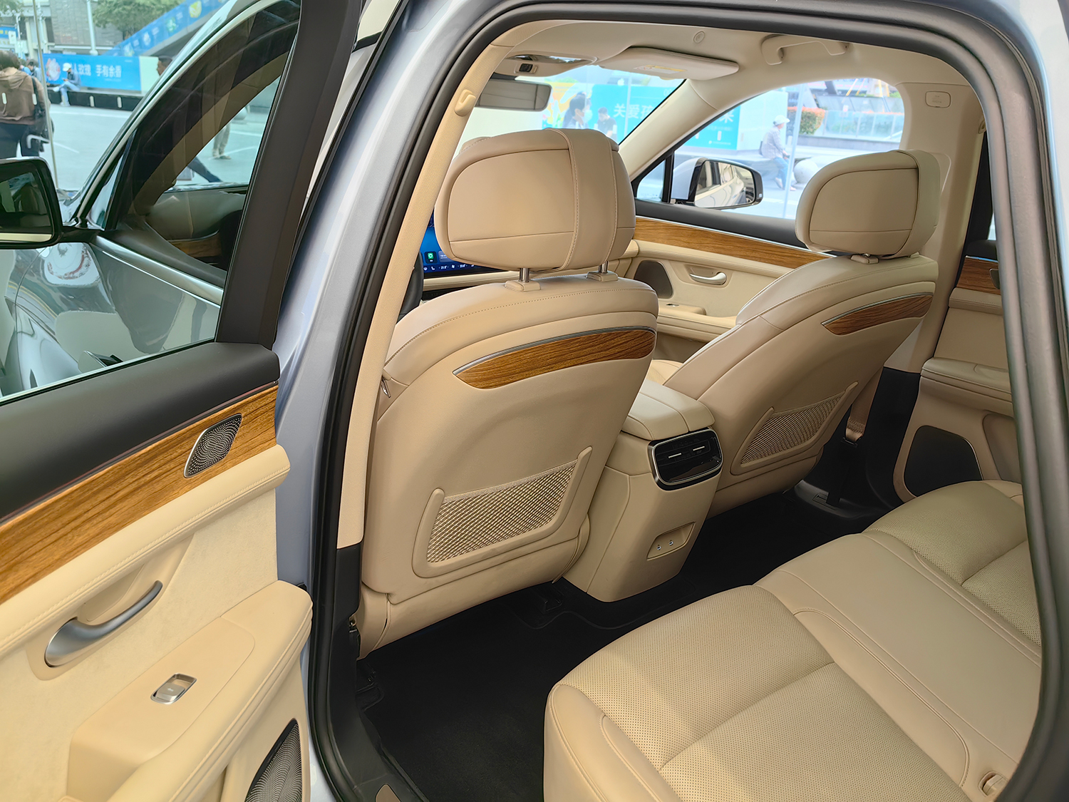 後部座席。乗り降りもしやすかった