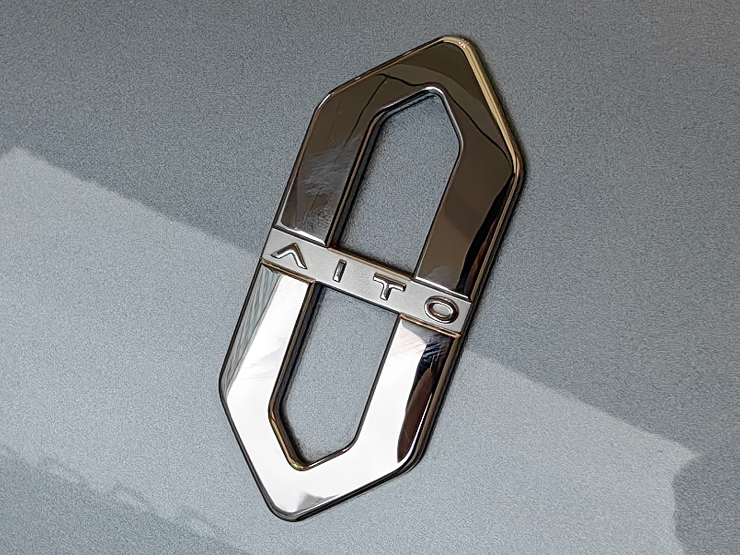 AITOのエンブレムもいずれメジャーになるかも