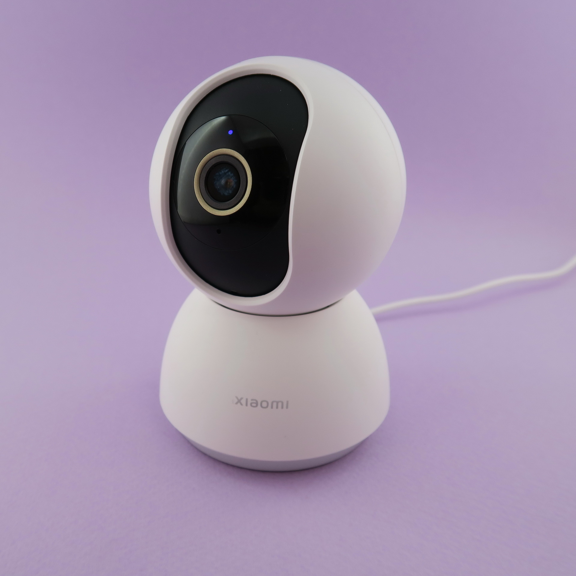 「Xiaomi スマートカメラ C300」、115mm（高さ）×78mm（幅）×78mm（奥行）、327g