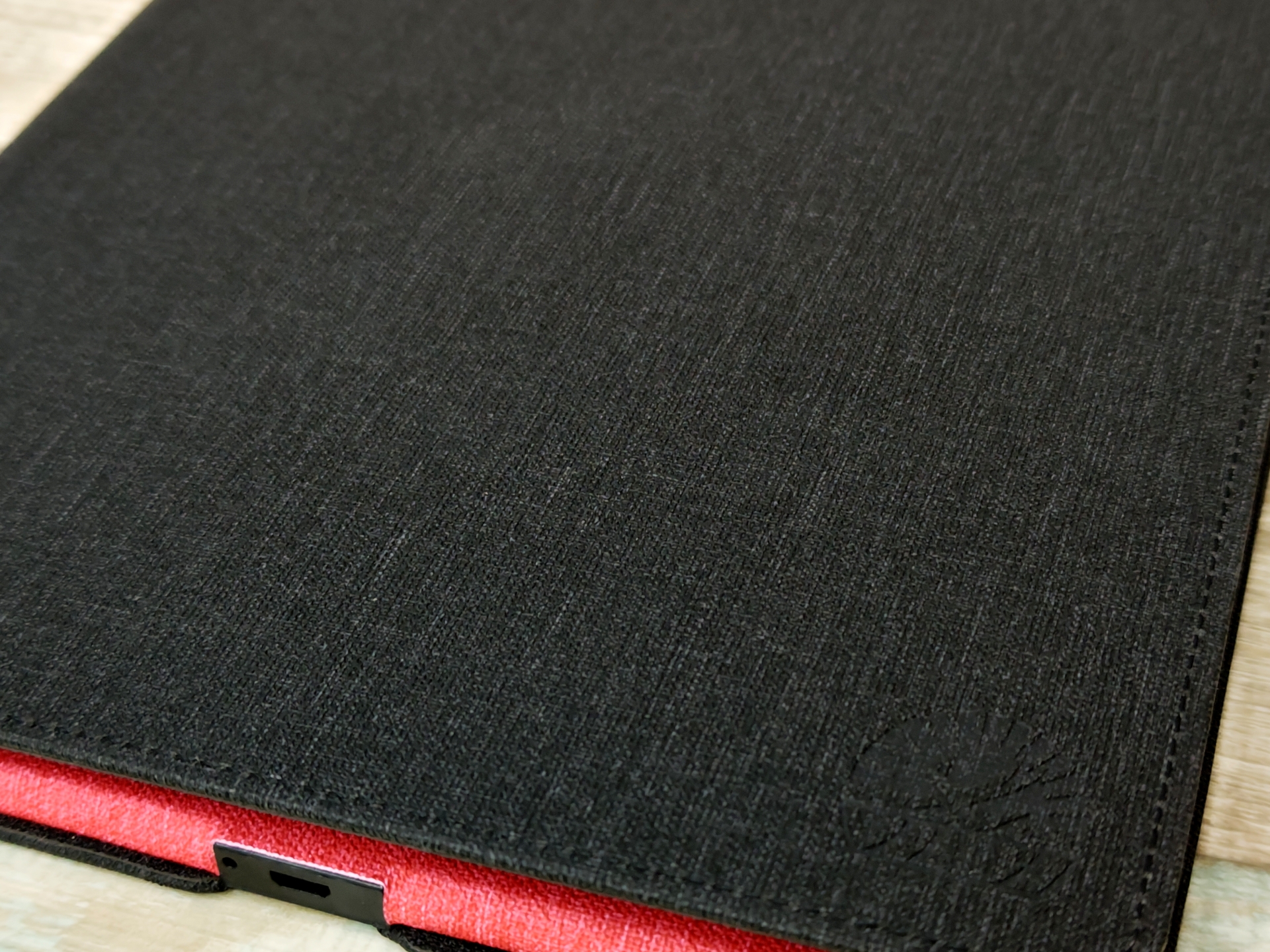 コンセントにつないで電源を取るサンワダイレクト「200-CD067」なら一吹きだ