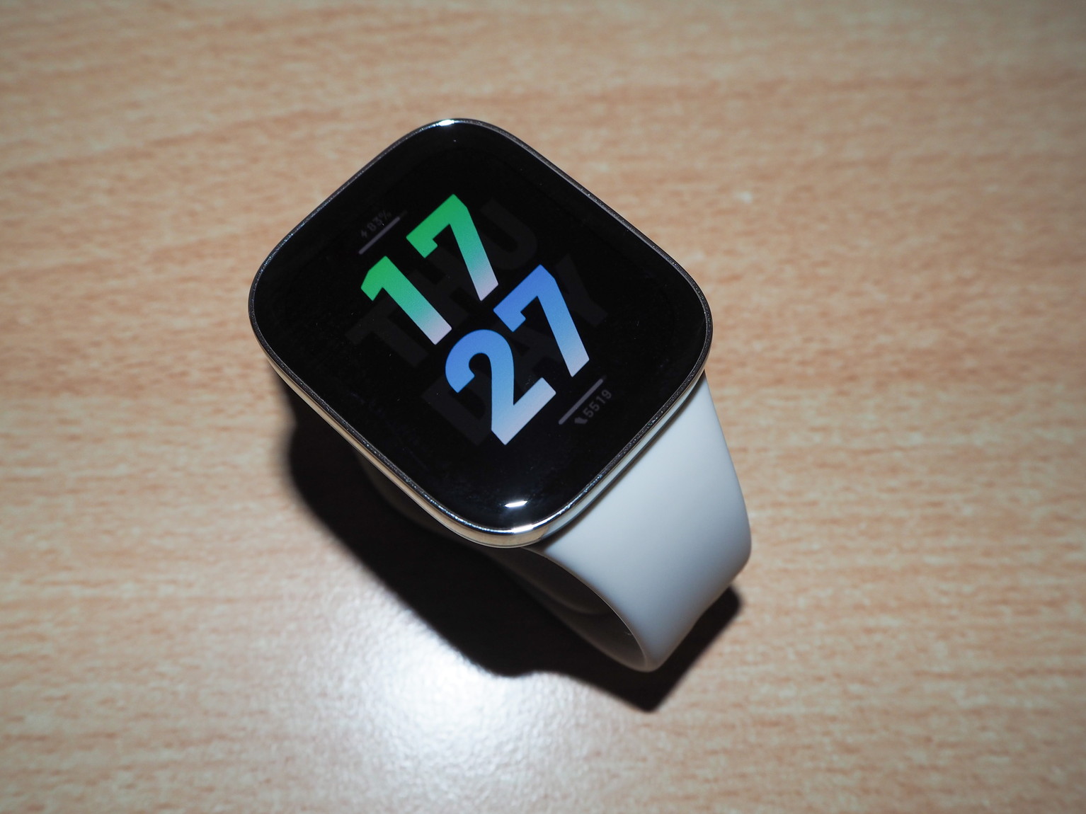 発売されたばかりの「Redmi Watch 3」。よりカジュアル感が強く一層健康やスポーツに比重を置いたスマートウォッチという印象だ