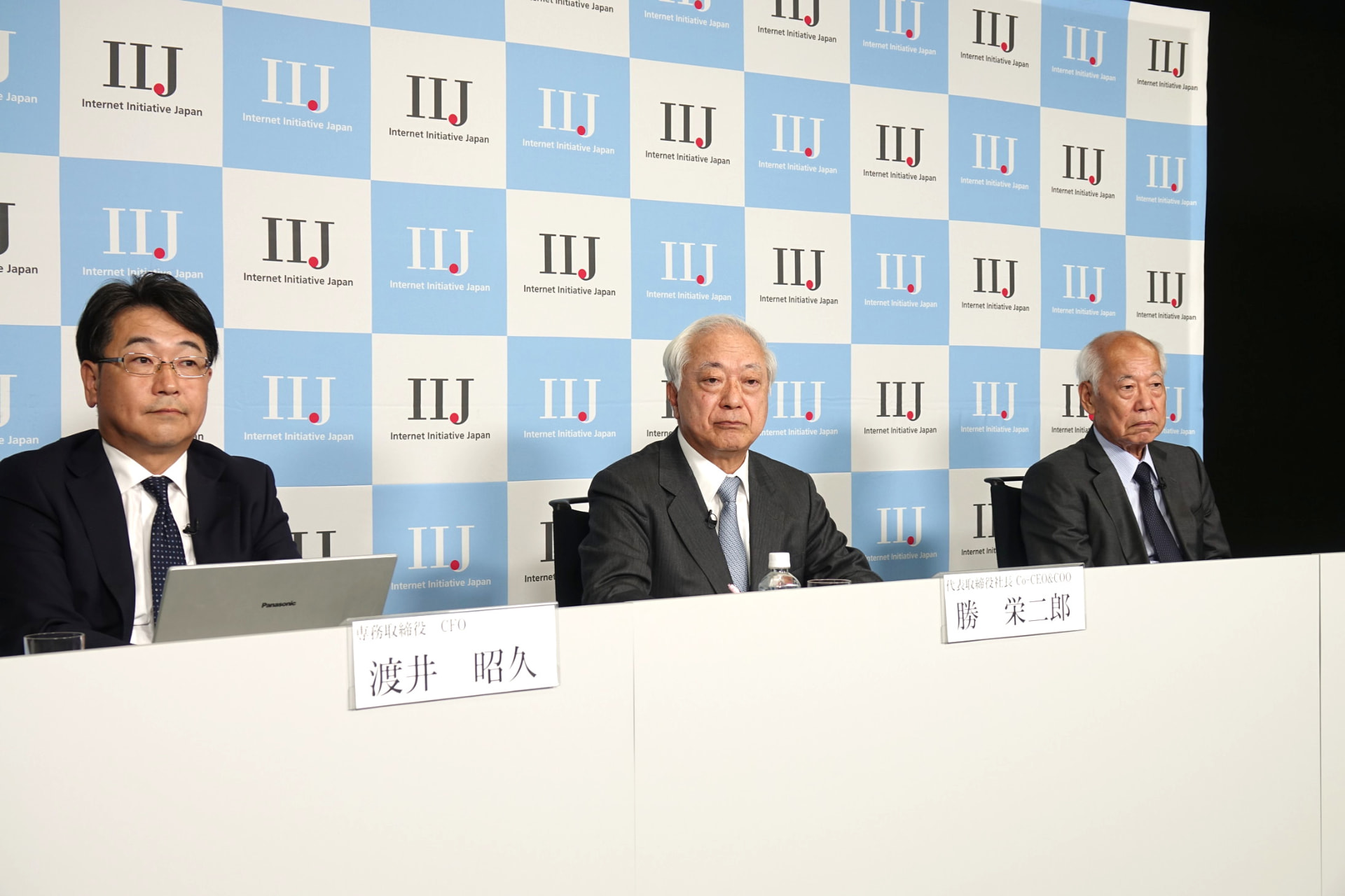 左から渡井氏、勝氏、鈴木氏