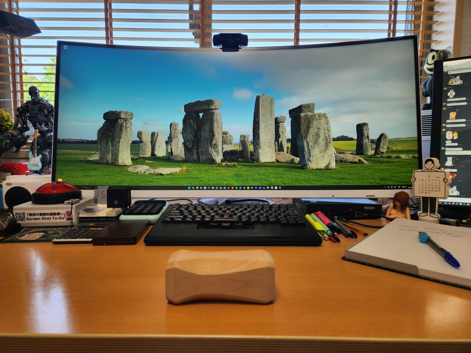 パソコン前での思考や入力に疲れたらウッドダンベルタイムだ