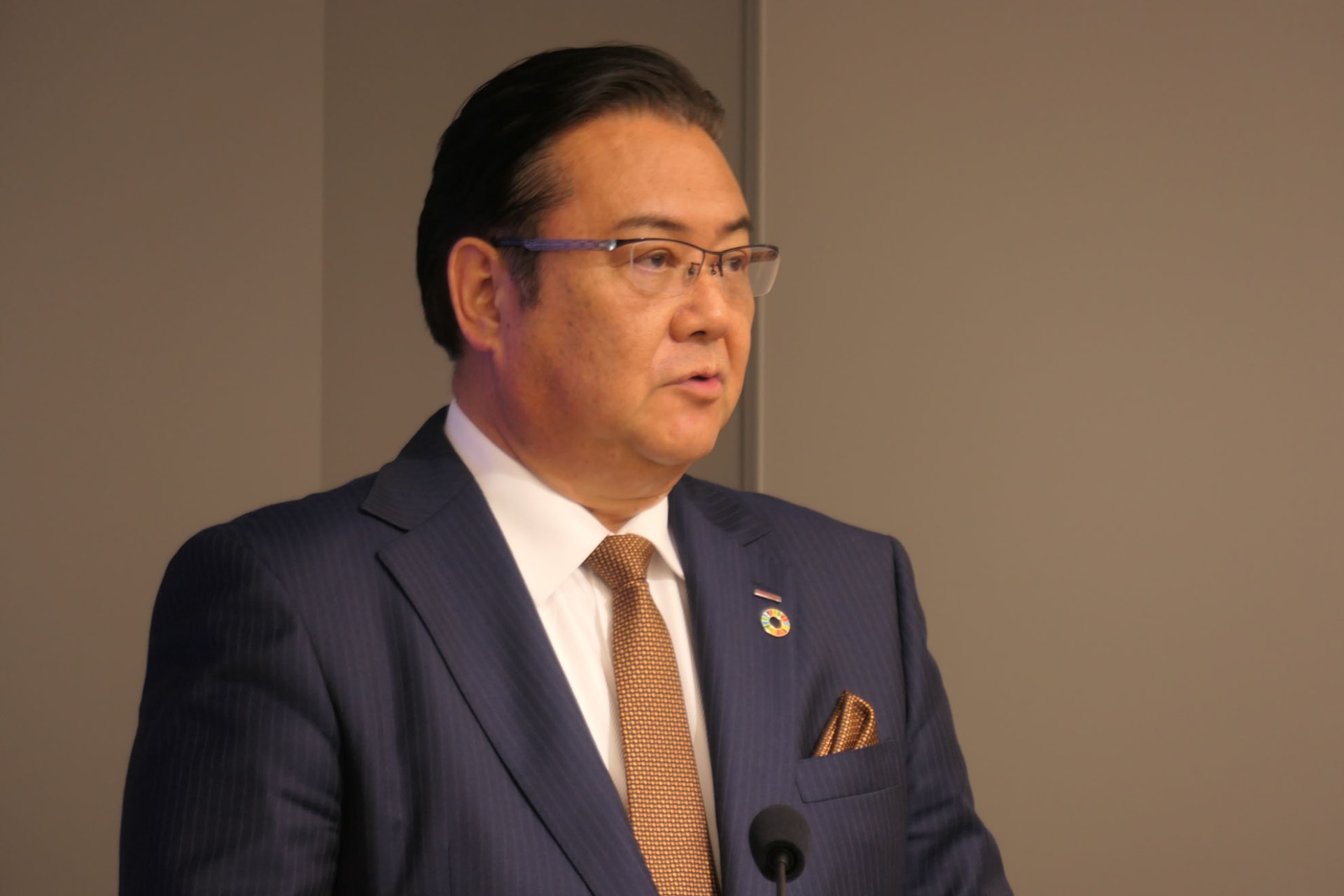 NTTドコモ 代表取締役社長 井伊 基之氏