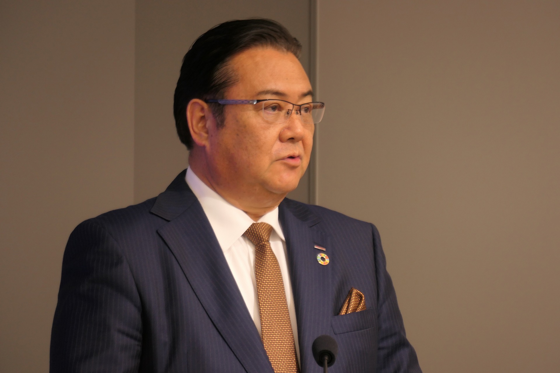 NTTドコモ 代表取締役社長 井伊 基之氏