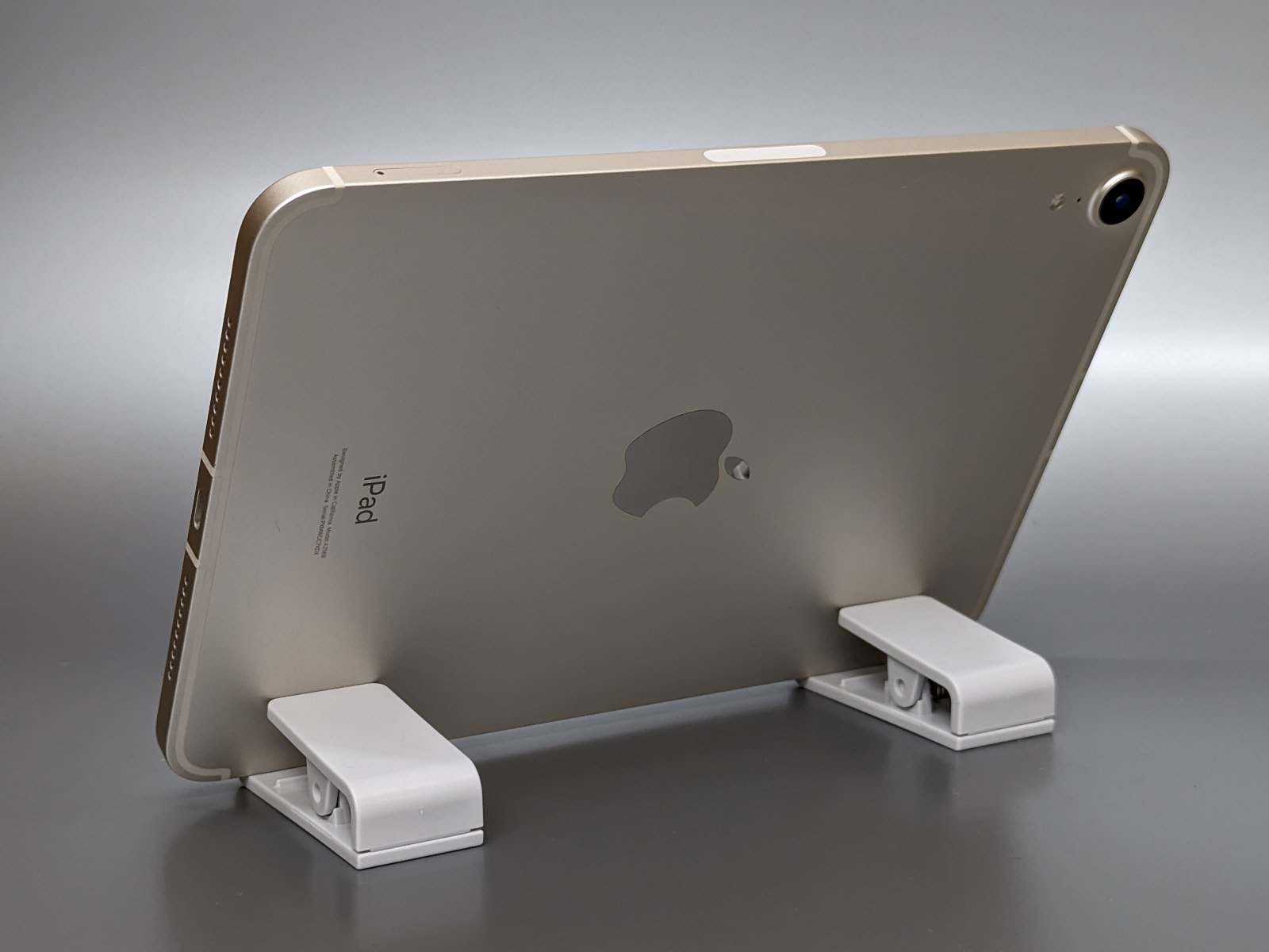 サイズ的には10型程度までが妥当。それより大きいと背後に転倒しやすくなる