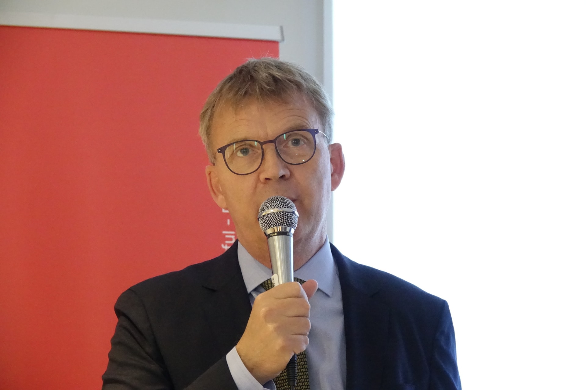 駐日アイスランド大使　ステファン氏