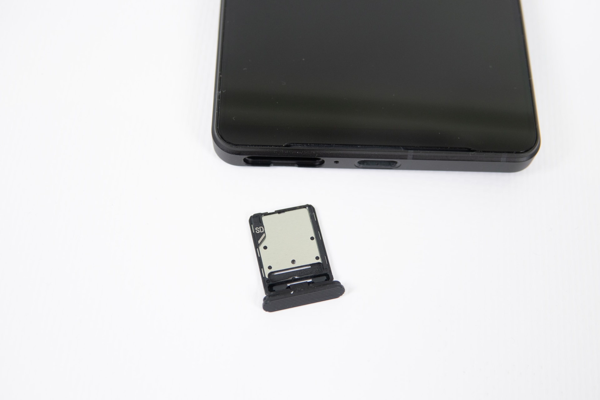 裏面にはmicroSDカード