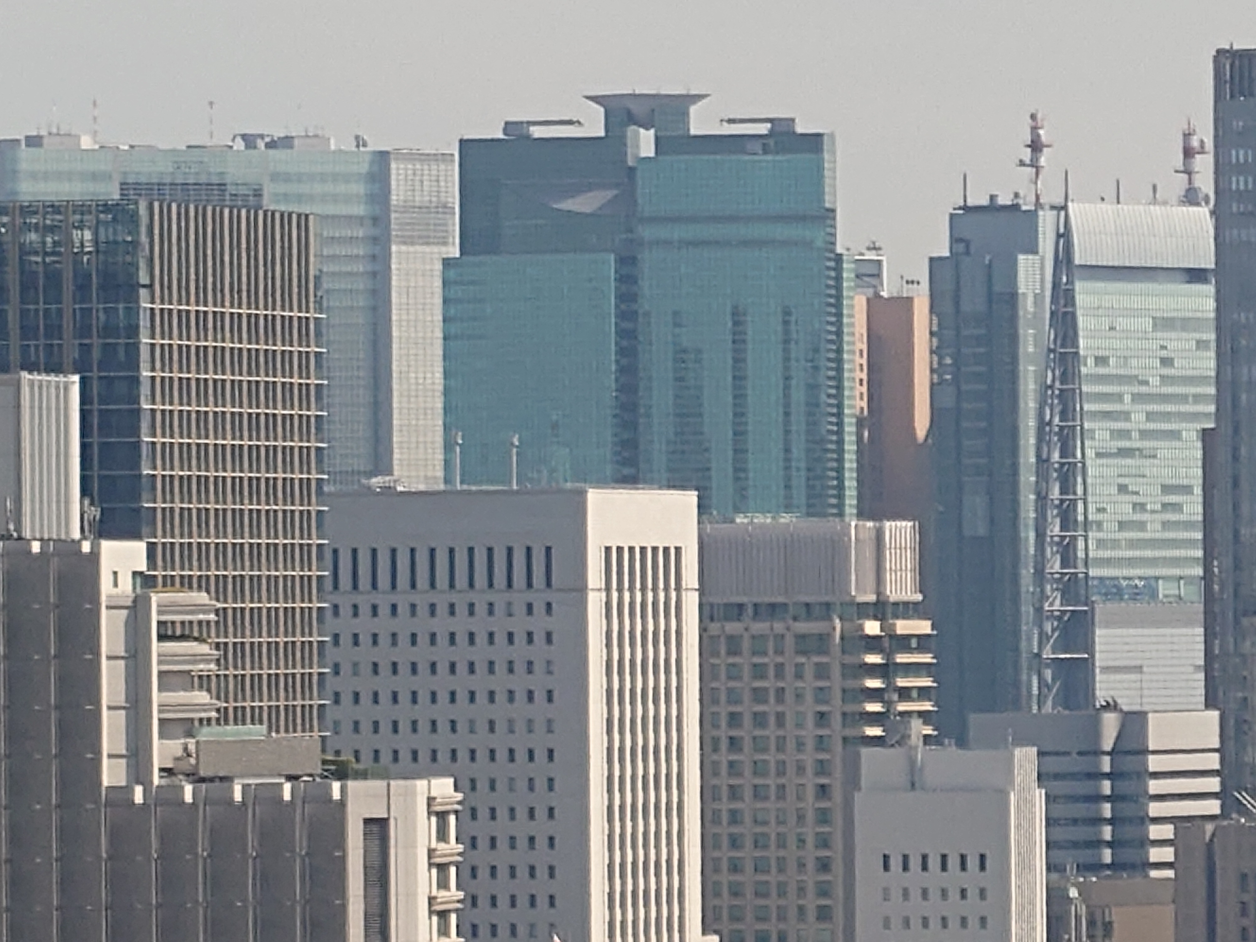 300mm（望遠、デジタルズーム）