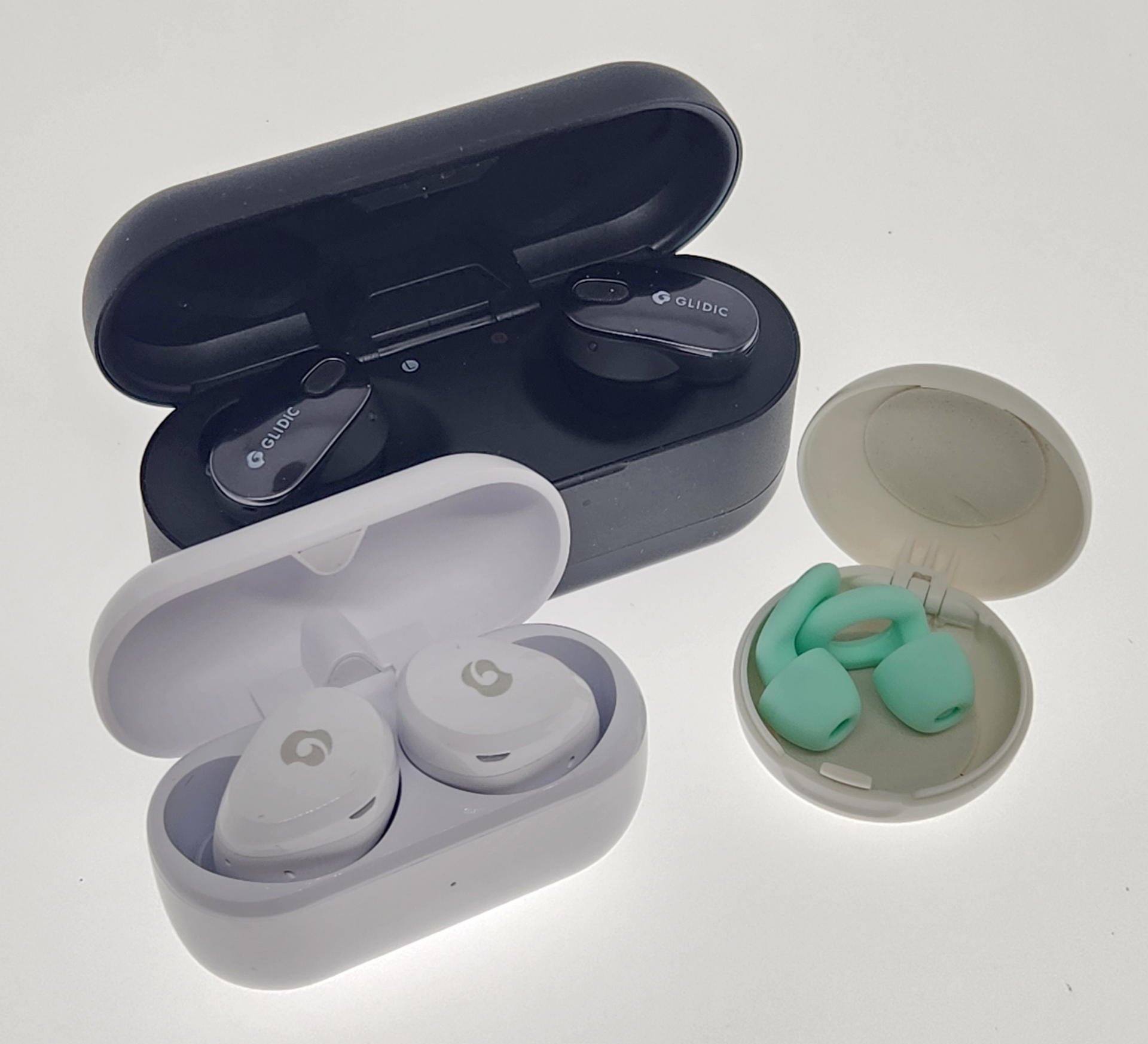 一般的なワイヤレスイヤフォンの50分の1と超軽量だ